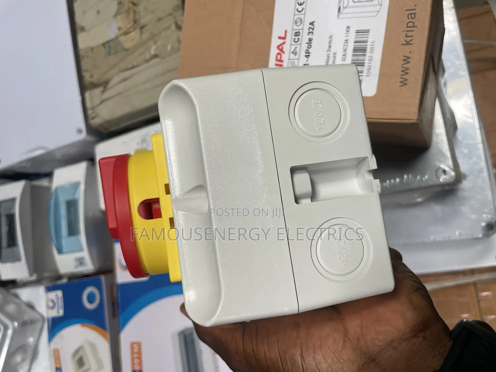 Isolation Switch Wall Mount 32a 4pole