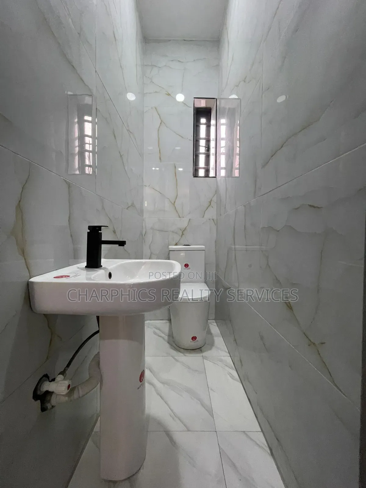 Furnished 3bdrm Apartment in Osapa london for sale