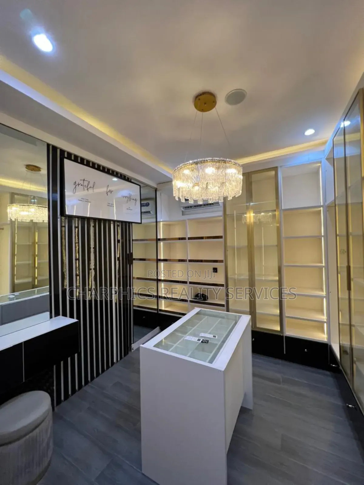 Furnished 3bdrm Apartment in Osapa london for sale