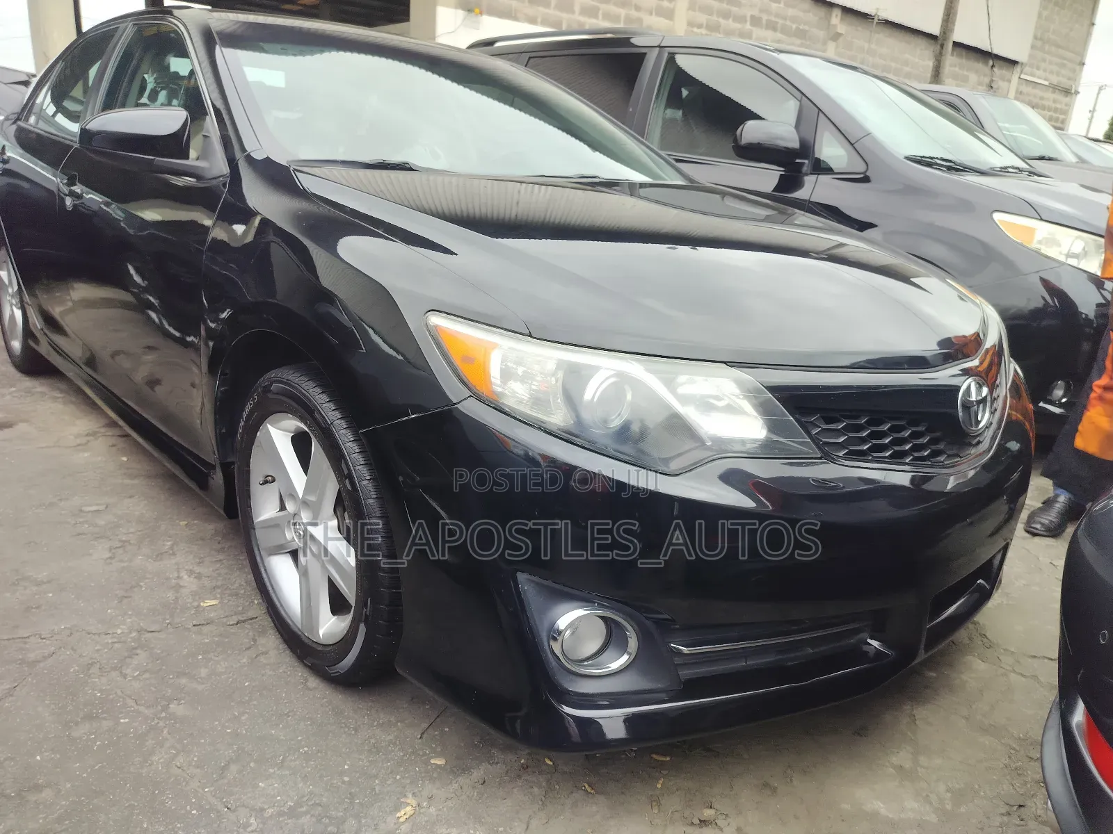 Toyota Camry SE Sport 4dr Sedan w/Prod. End 11/13 (2.5L 4cyl 6A) 2014