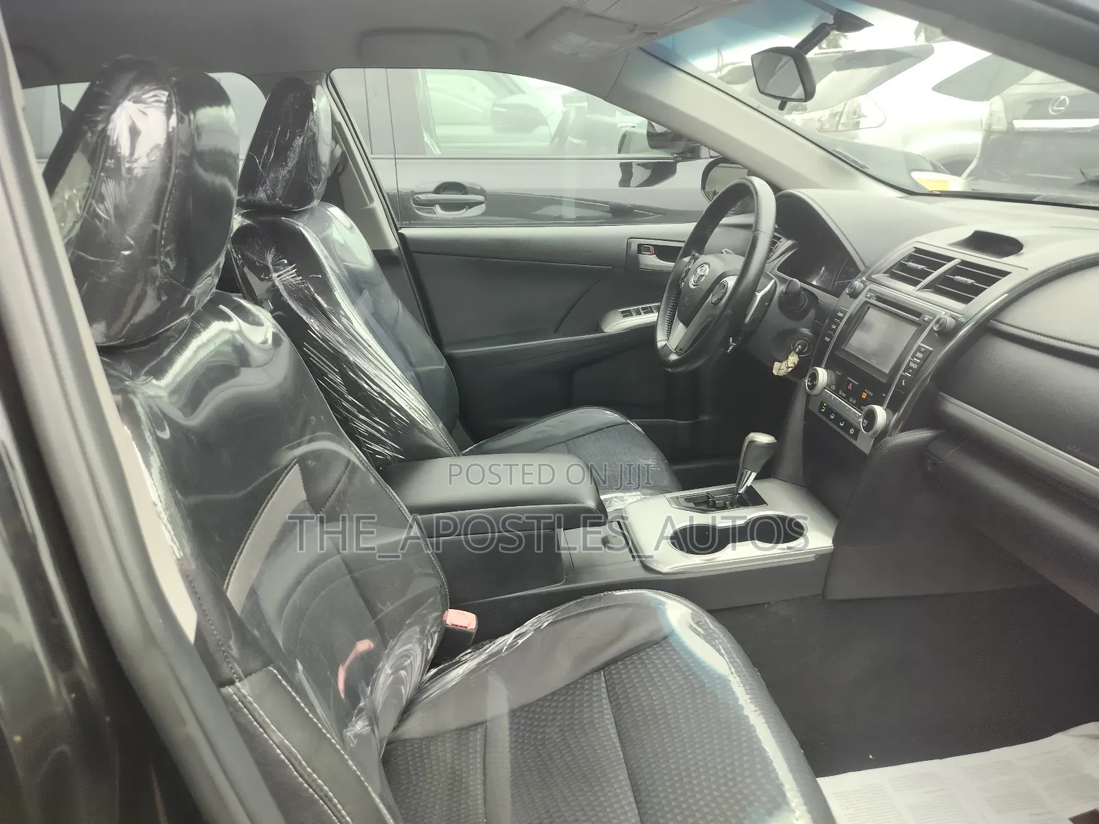 Toyota Camry SE Sport 4dr Sedan w/Prod. End 11/13 (2.5L 4cyl 6A) 2014