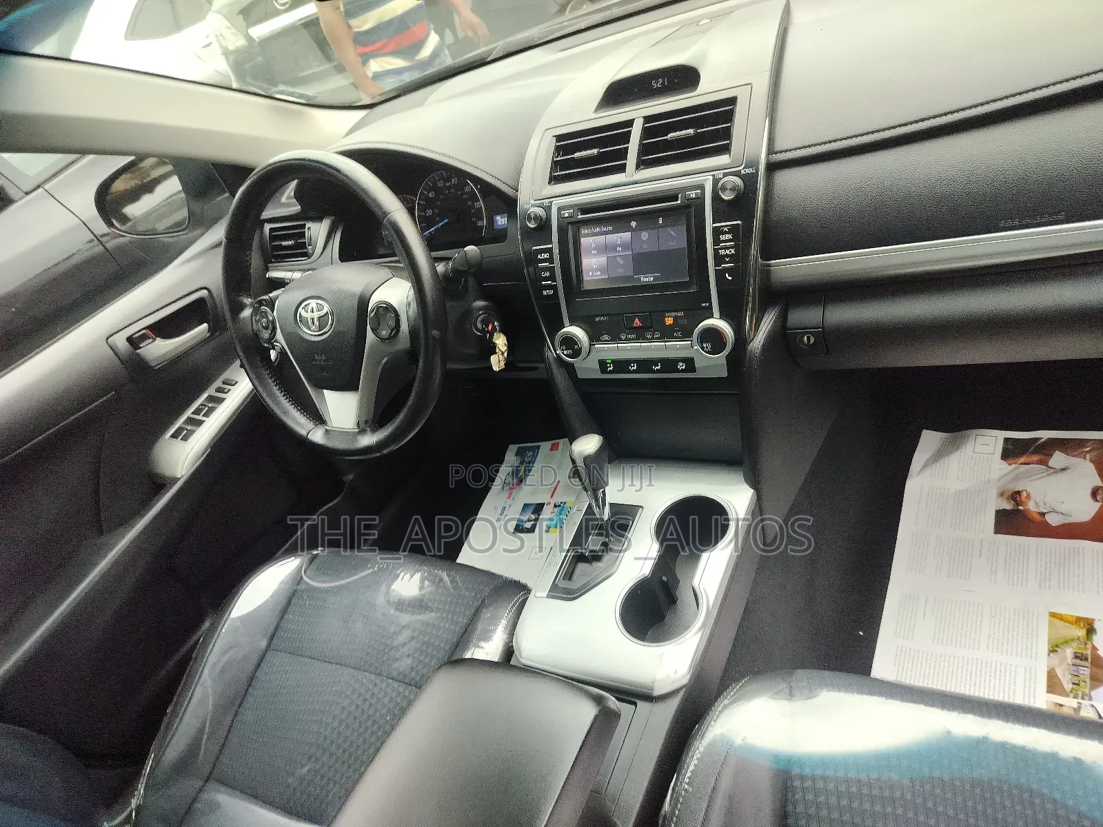Toyota Camry SE Sport 4dr Sedan w/Prod. End 11/13 (2.5L 4cyl 6A) 2014
