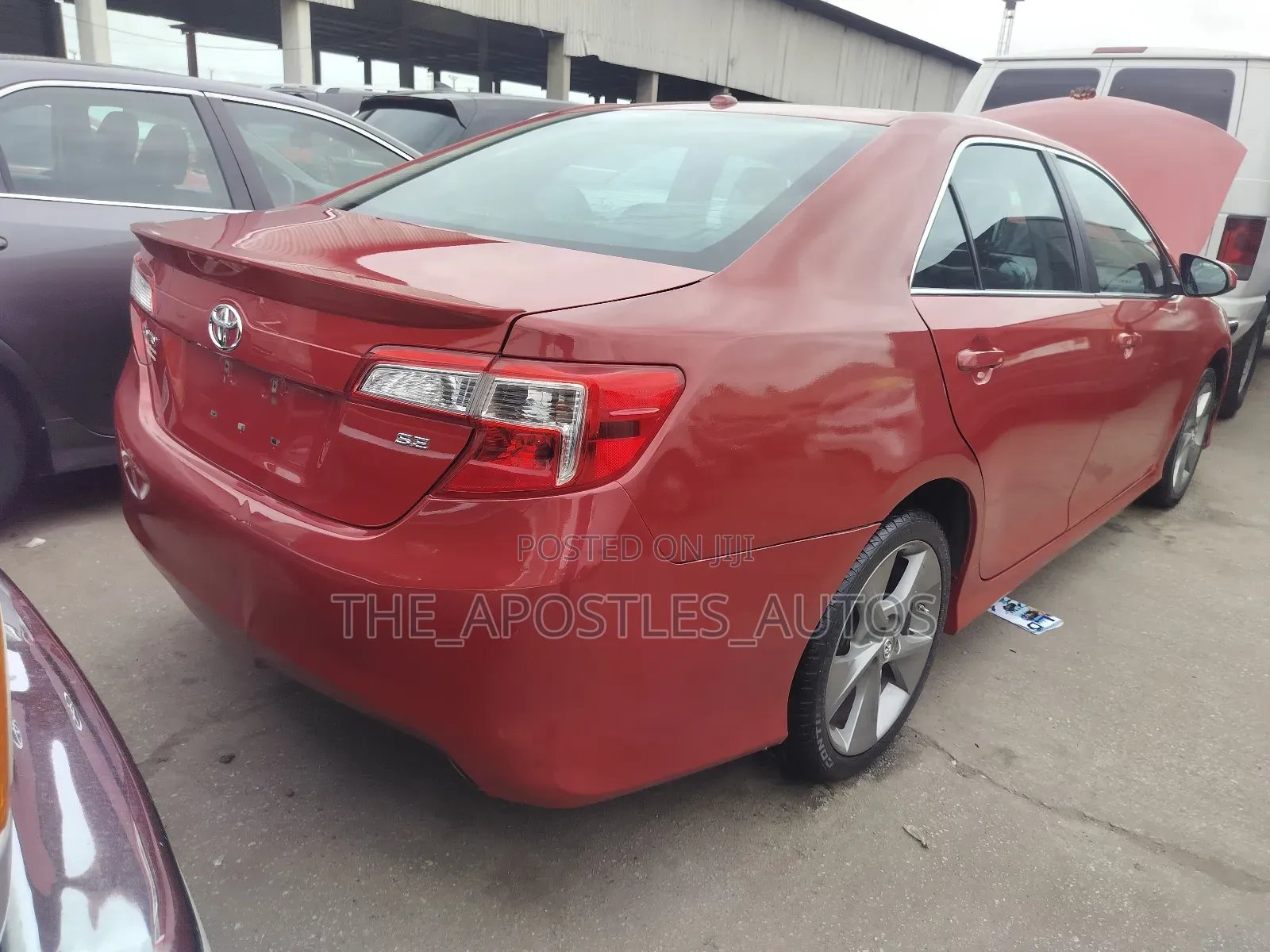 Toyota Camry SE 4dr Sedan w/Prod. End 11/13 (2.5L 4cyl 6A) 2014 Red