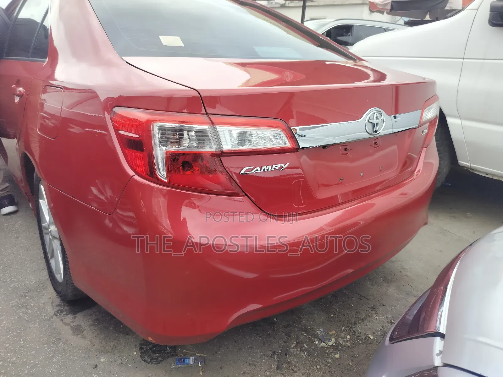 Toyota Camry XLE 4dr Sedan w/Prod. End 11/13 (2.5L 4cyl 6A) 2014 Red