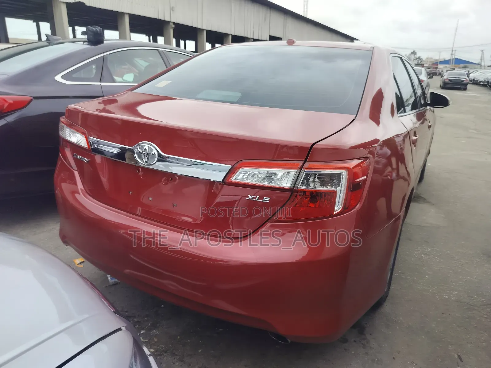 Toyota Camry XLE 4dr Sedan w/Prod. End 11/13 (2.5L 4cyl 6A) 2014 Red
