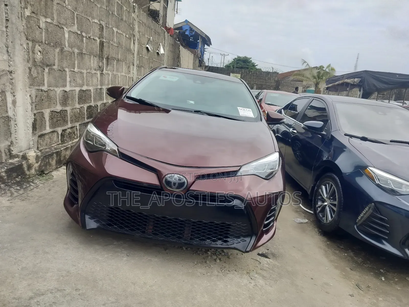 Toyota Corolla SE (1.8L 4cyl 6M) 2018 Burgundy