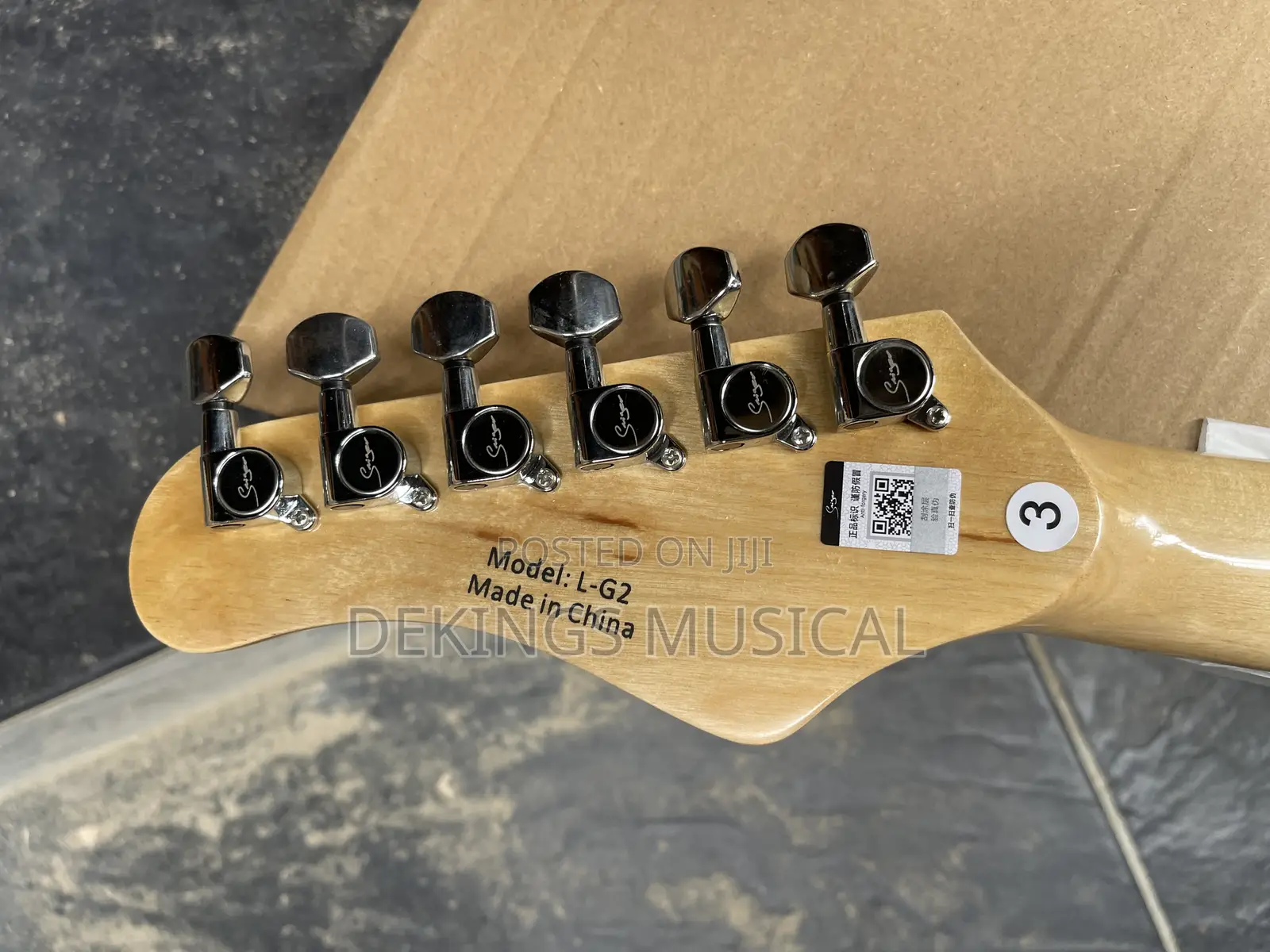 Smiger L-G2 S-Style Electric Guitar in Metallic Silver Clay Lead