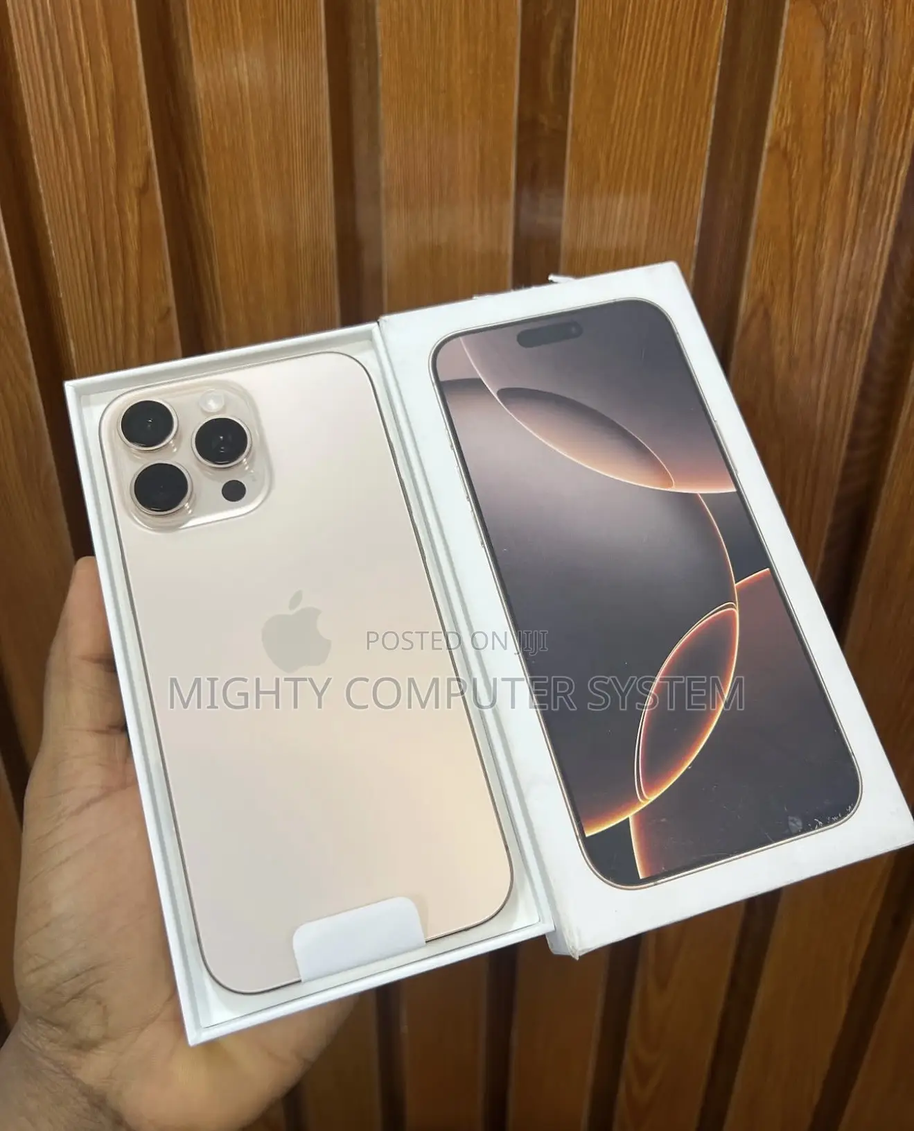 New Apple iPhone 16 Pro Max 256 GB Gold
