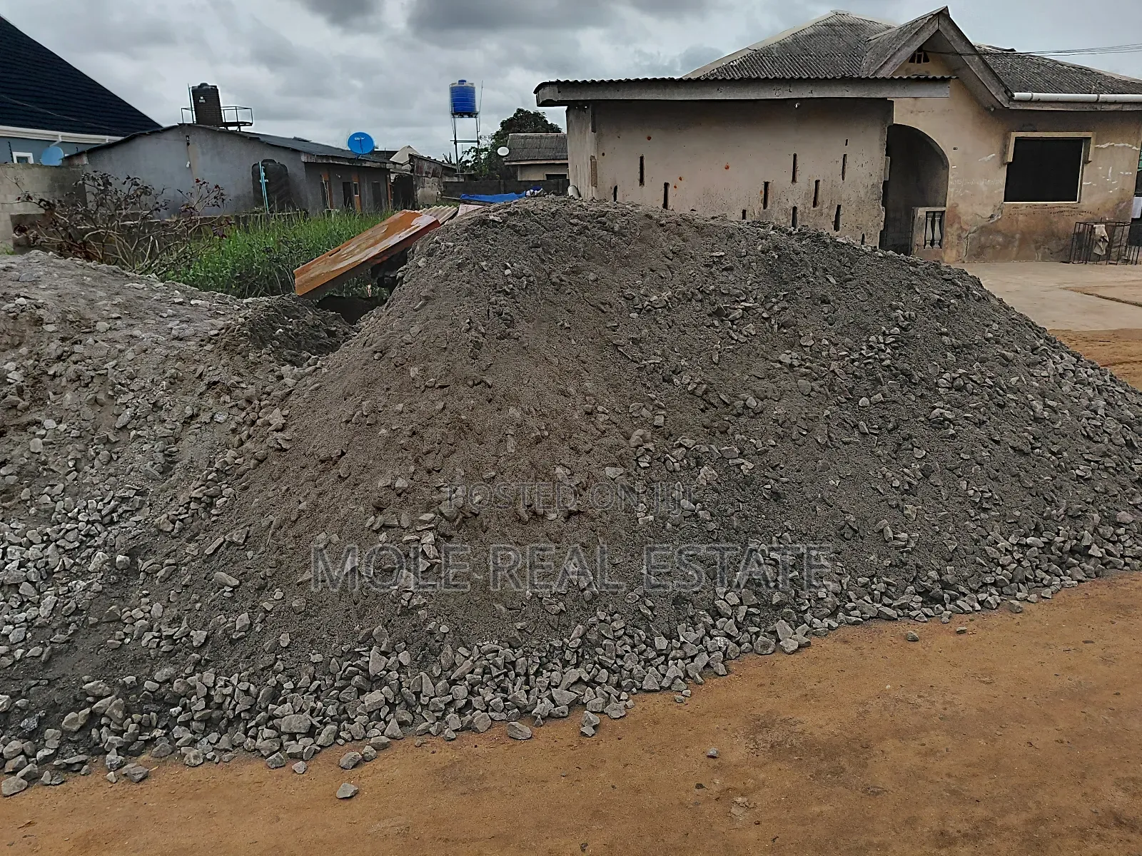 300sqm ( Half ) Plots Ijegun-Ijegemo Near Baptist Bustop Sale or Lease