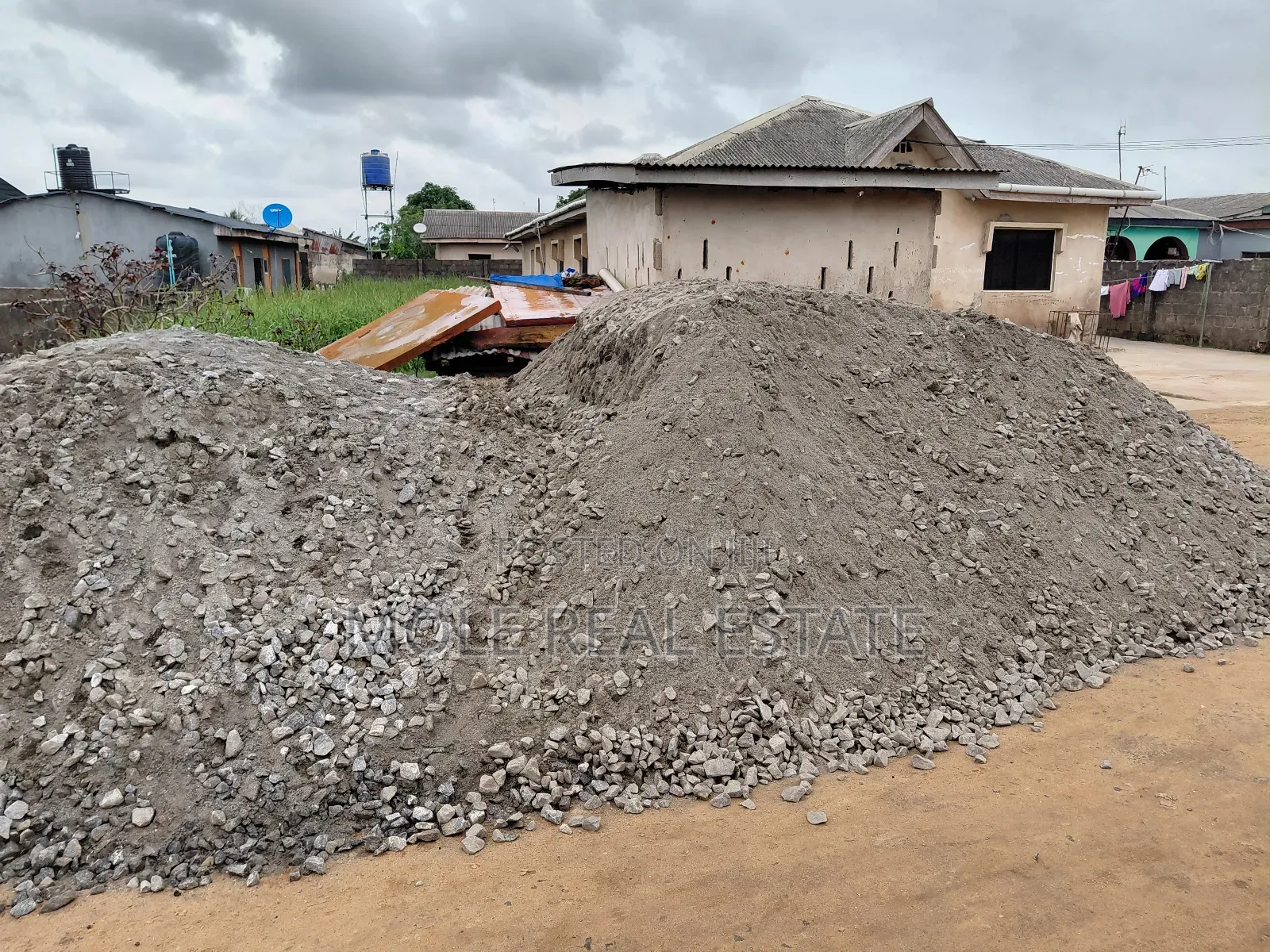 300sqm ( Half ) Plots Ijegun-Ijegemo Near Baptist Bustop Sale or Lease
