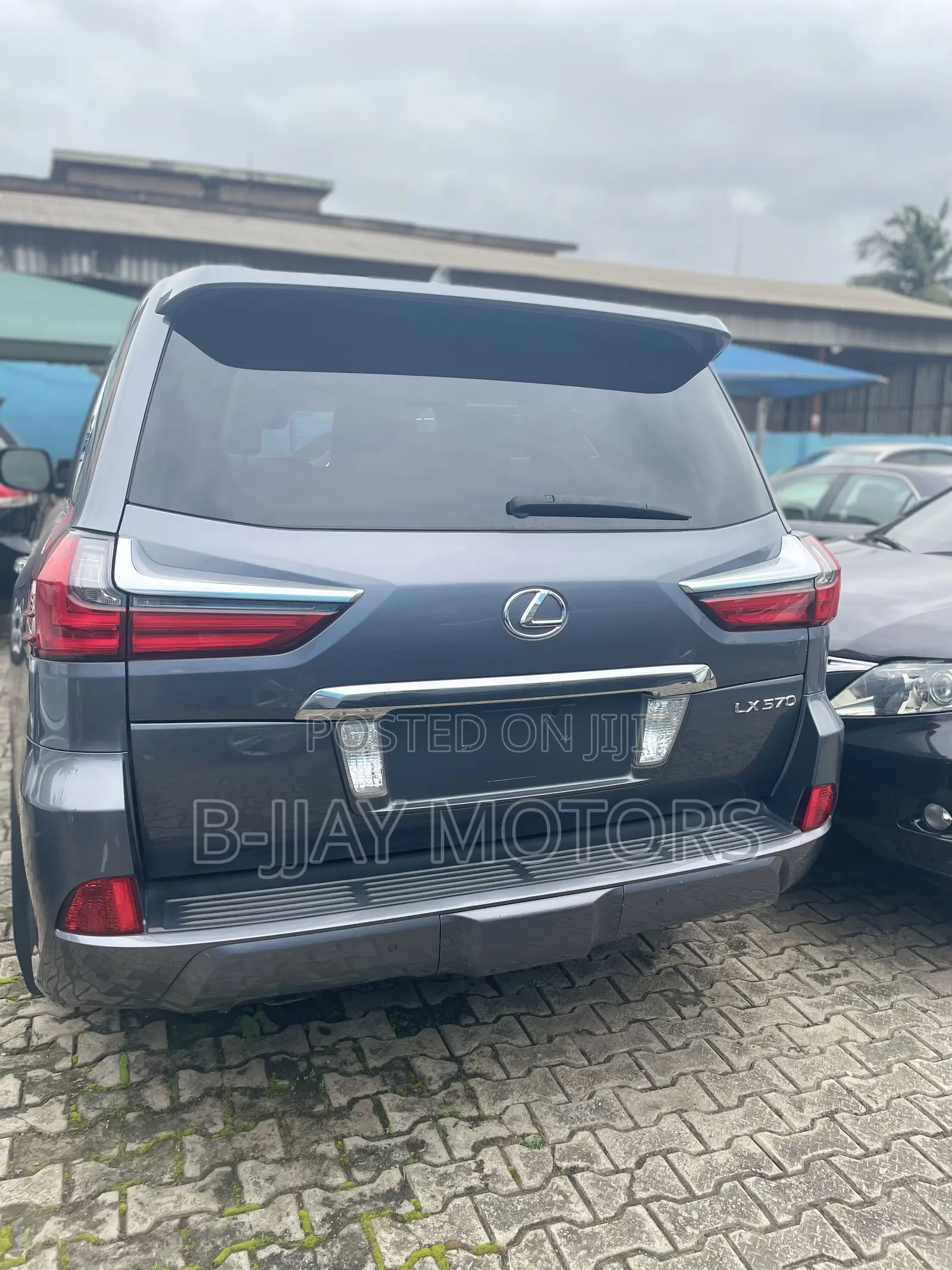 Lexus LX 570 (5 seats) AWD 2017 Gray