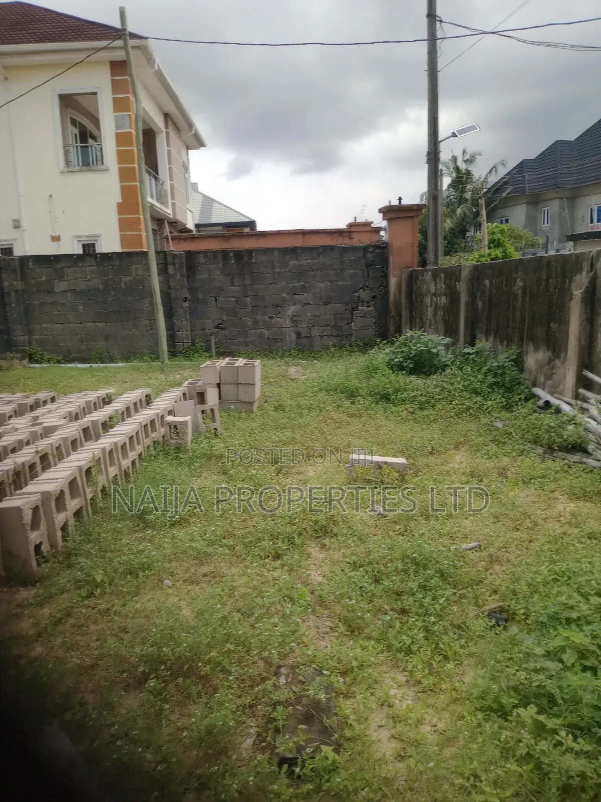 2bdrm Bungalow in Fidiso, Abijo for sale