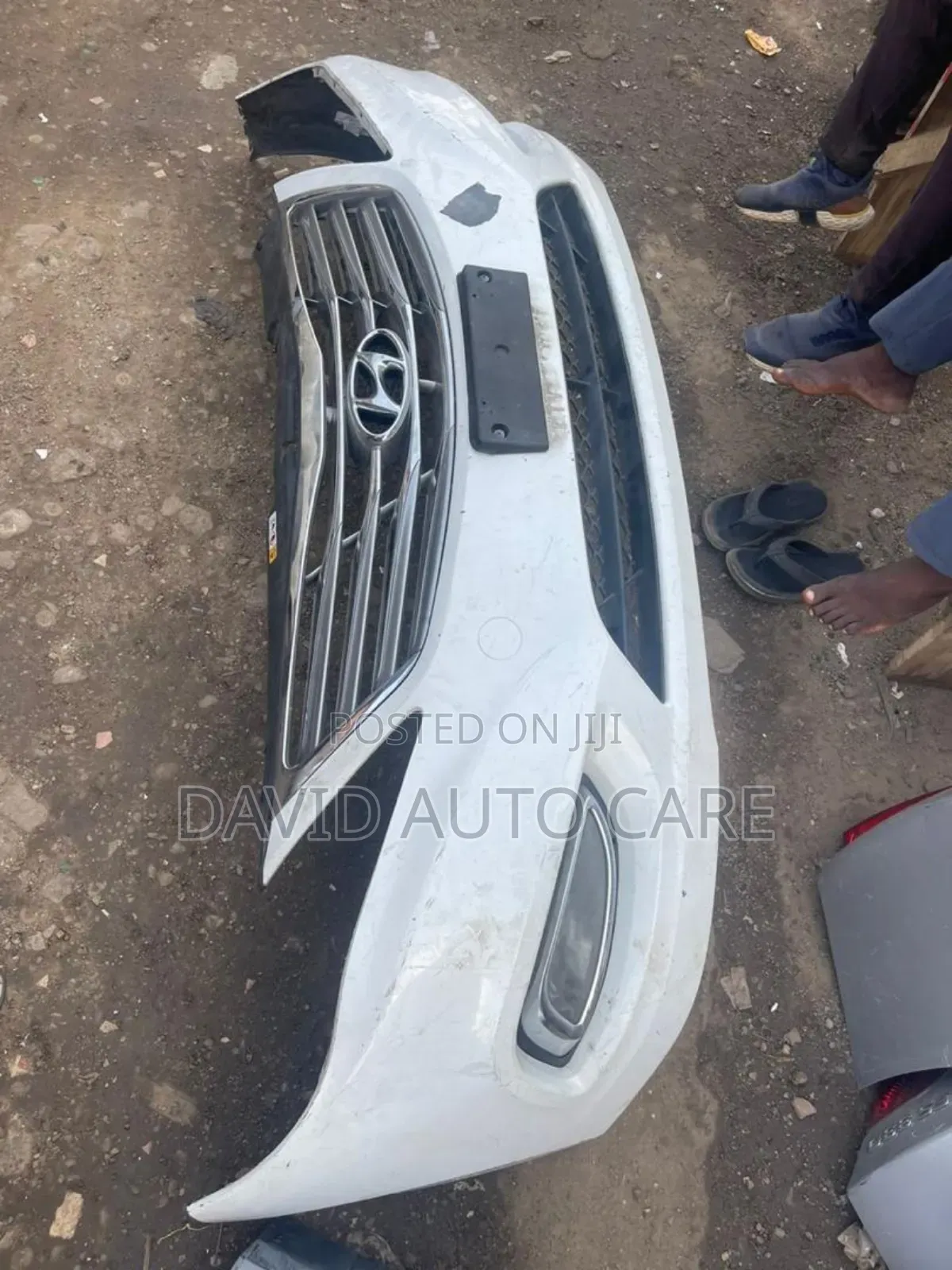 Complete Front Bumper Hyundai Azera 2012 Available