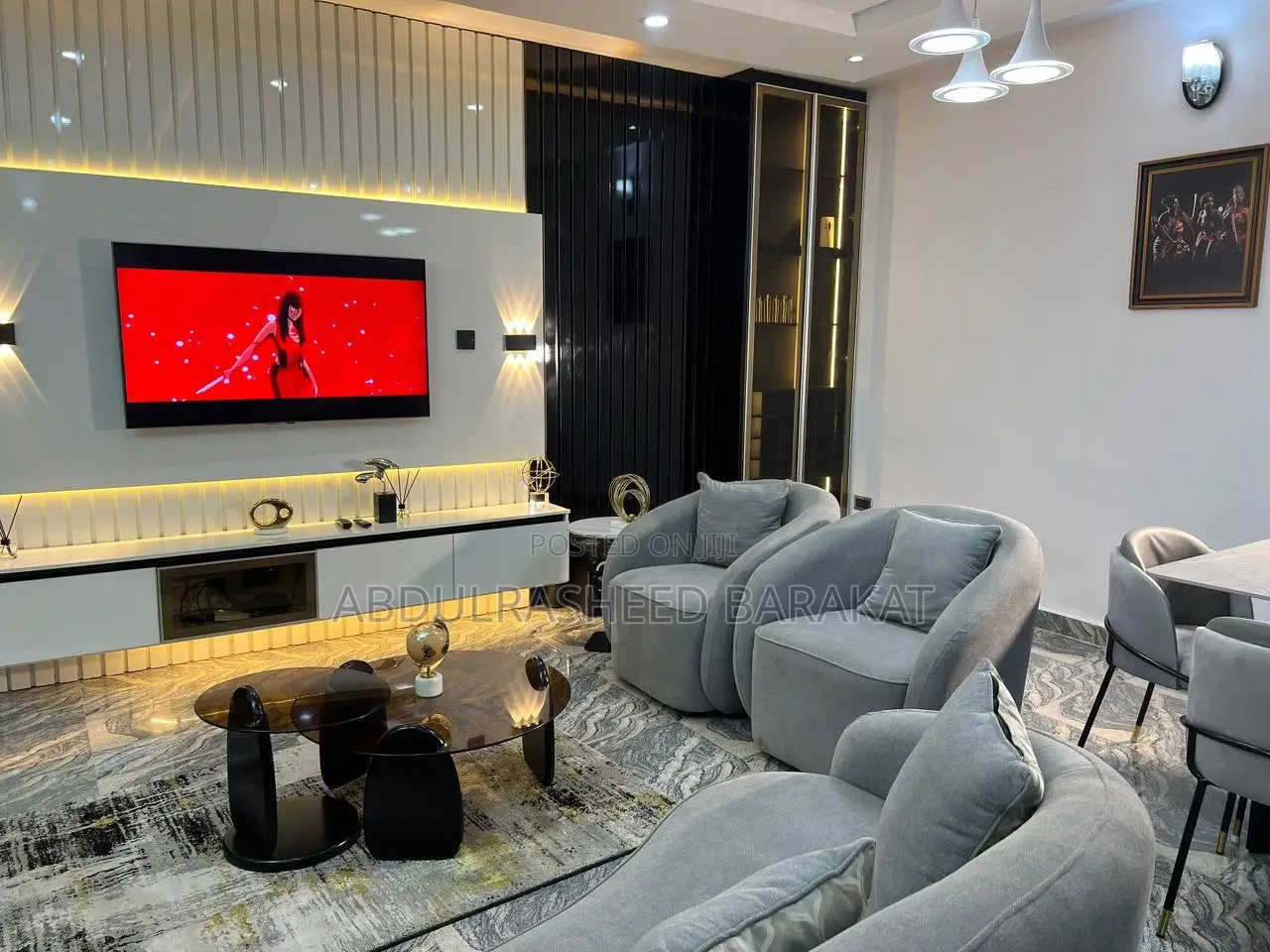 Luxury Three Bedroom Apartment