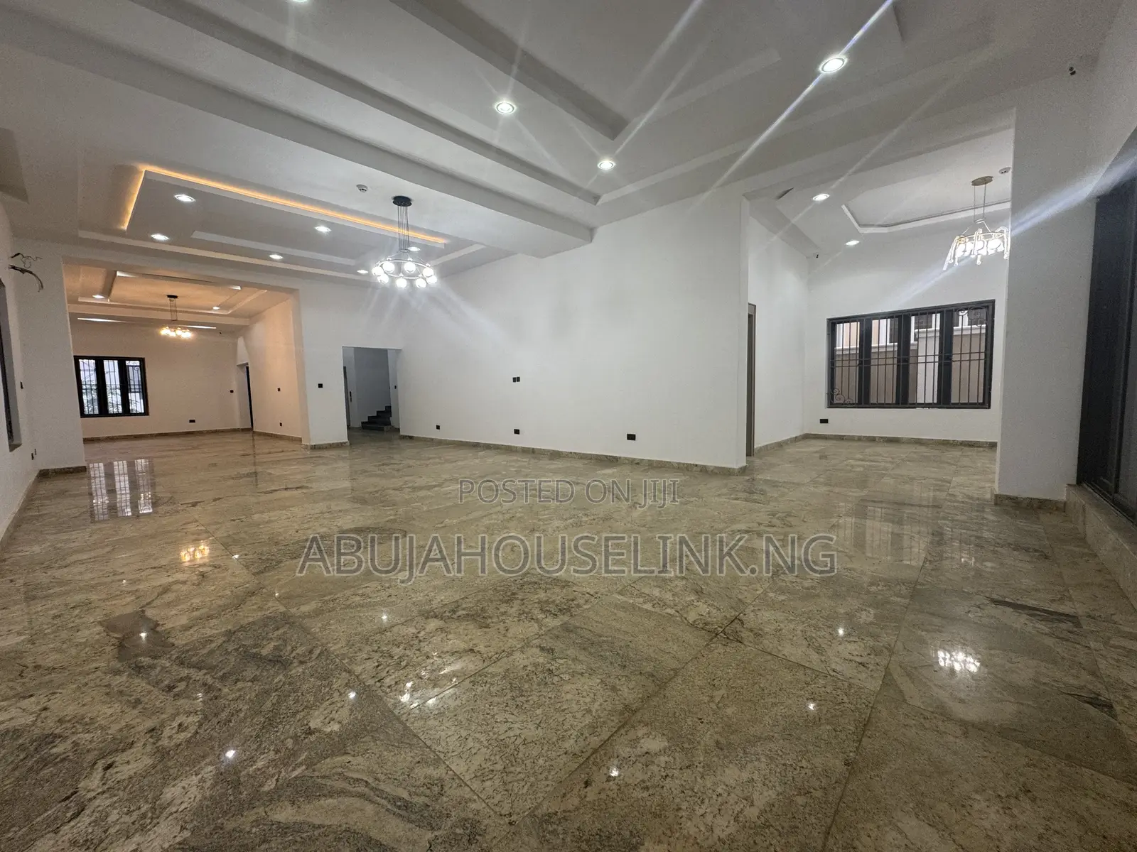 7bdrm Duplex in Guzape Main Abuja for sale