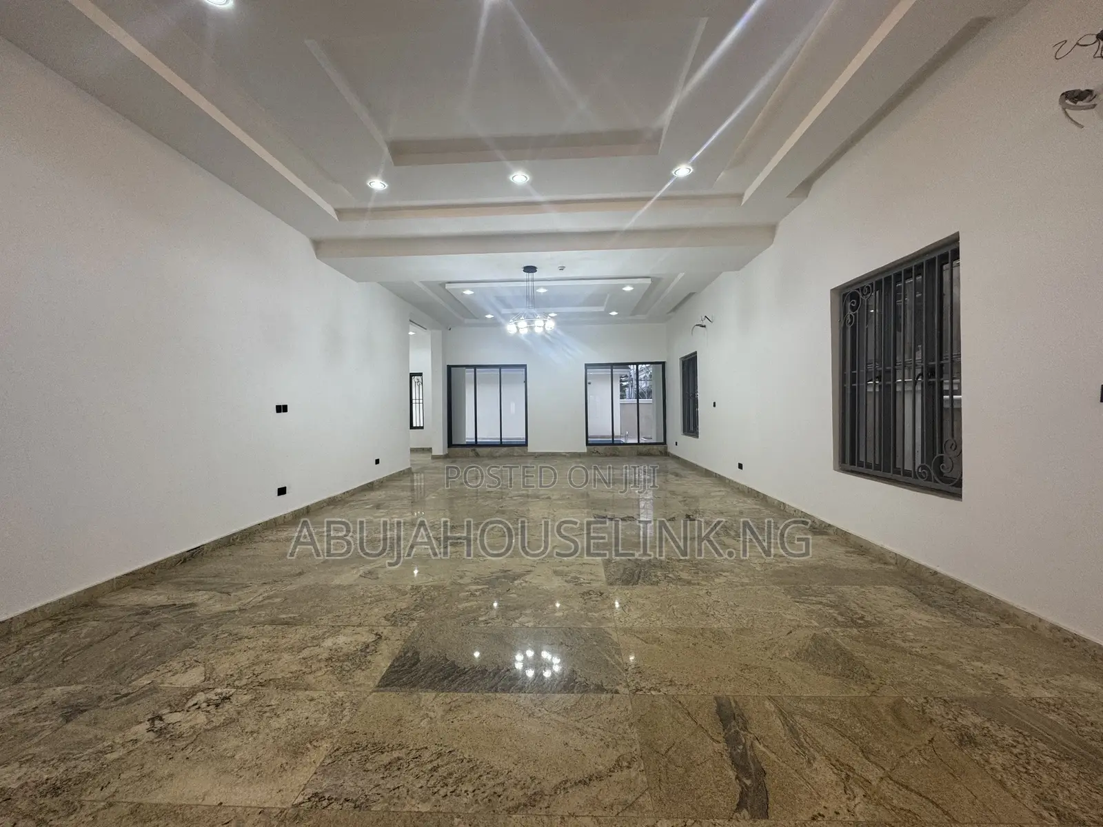 7bdrm Duplex in Guzape Main Abuja for sale