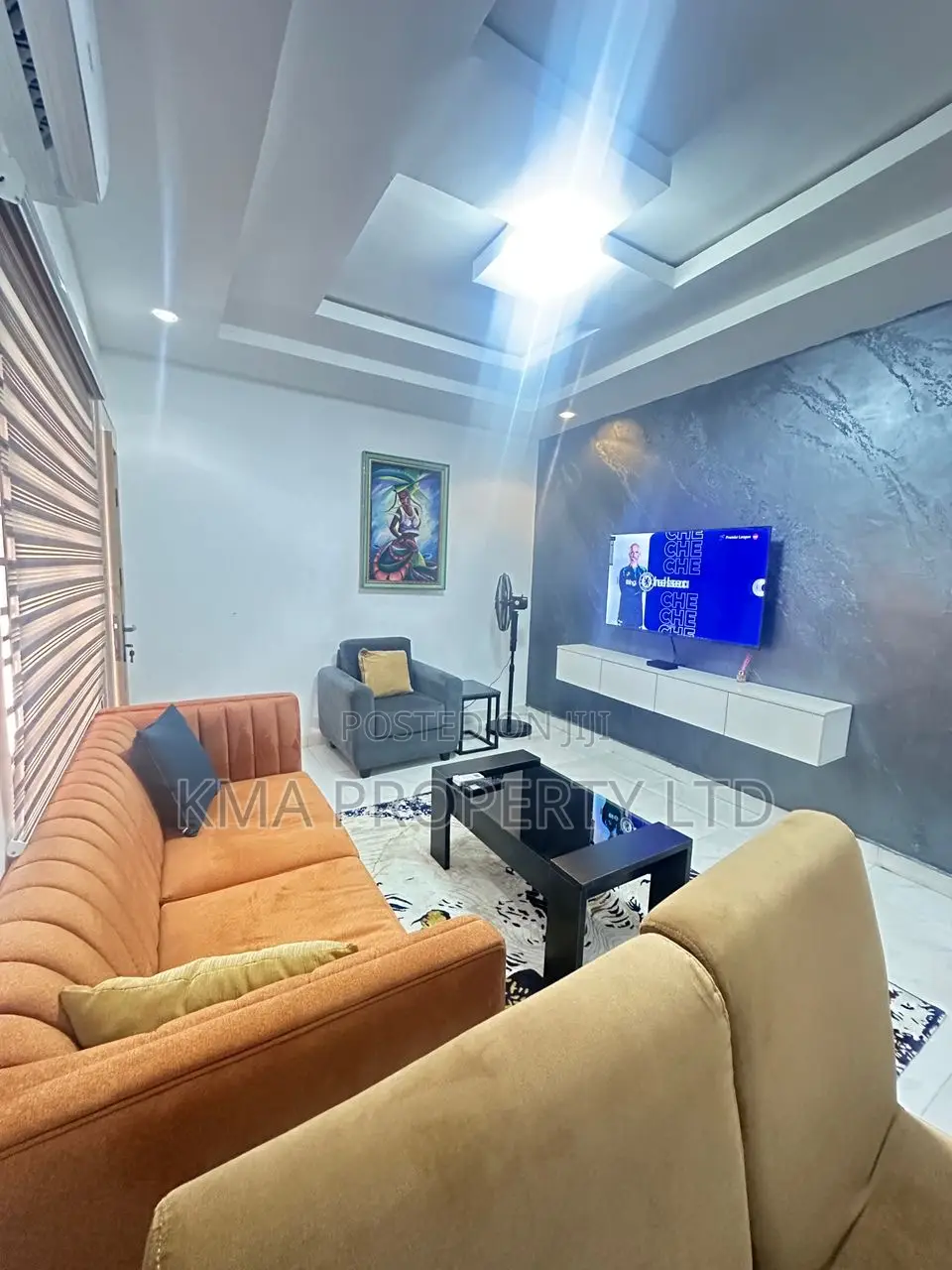 Tastefully Furnished 2 Bedrooms Apartment ( 3 Units )