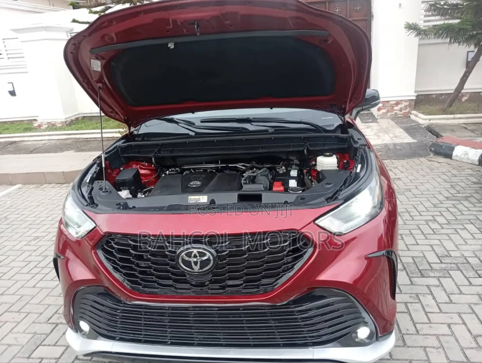 Toyota Highlander XSE 2022 Red