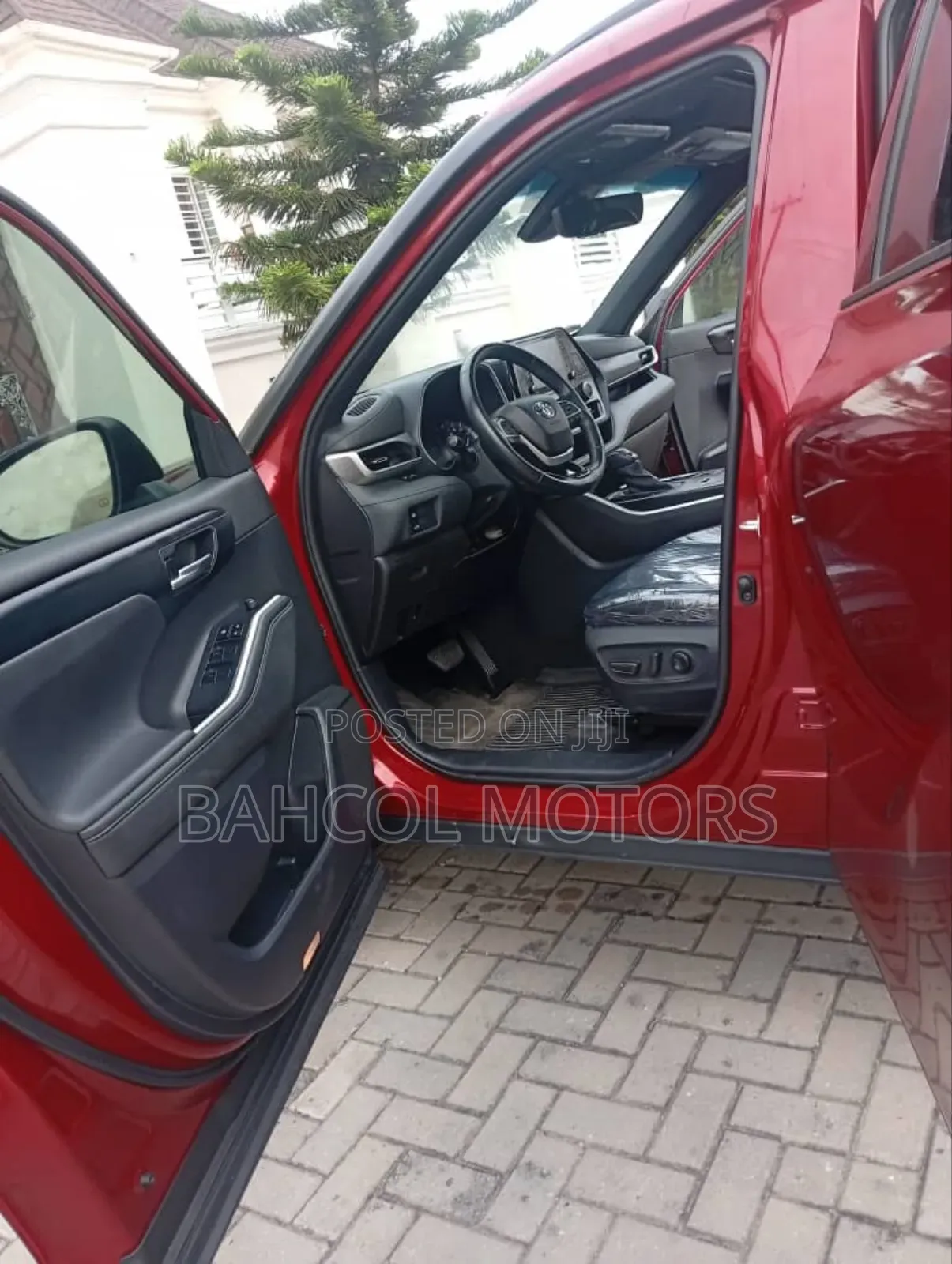 Toyota Highlander XSE 2022 Red