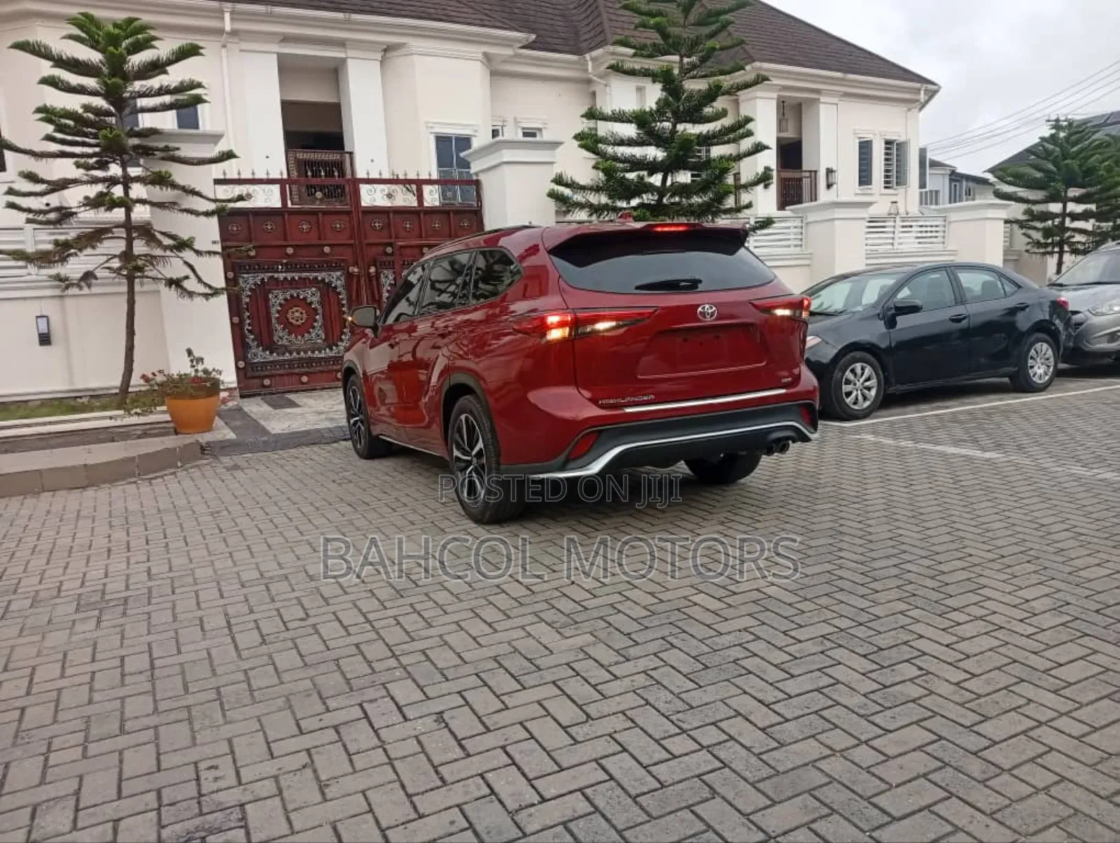 Toyota Highlander XSE 2022 Red