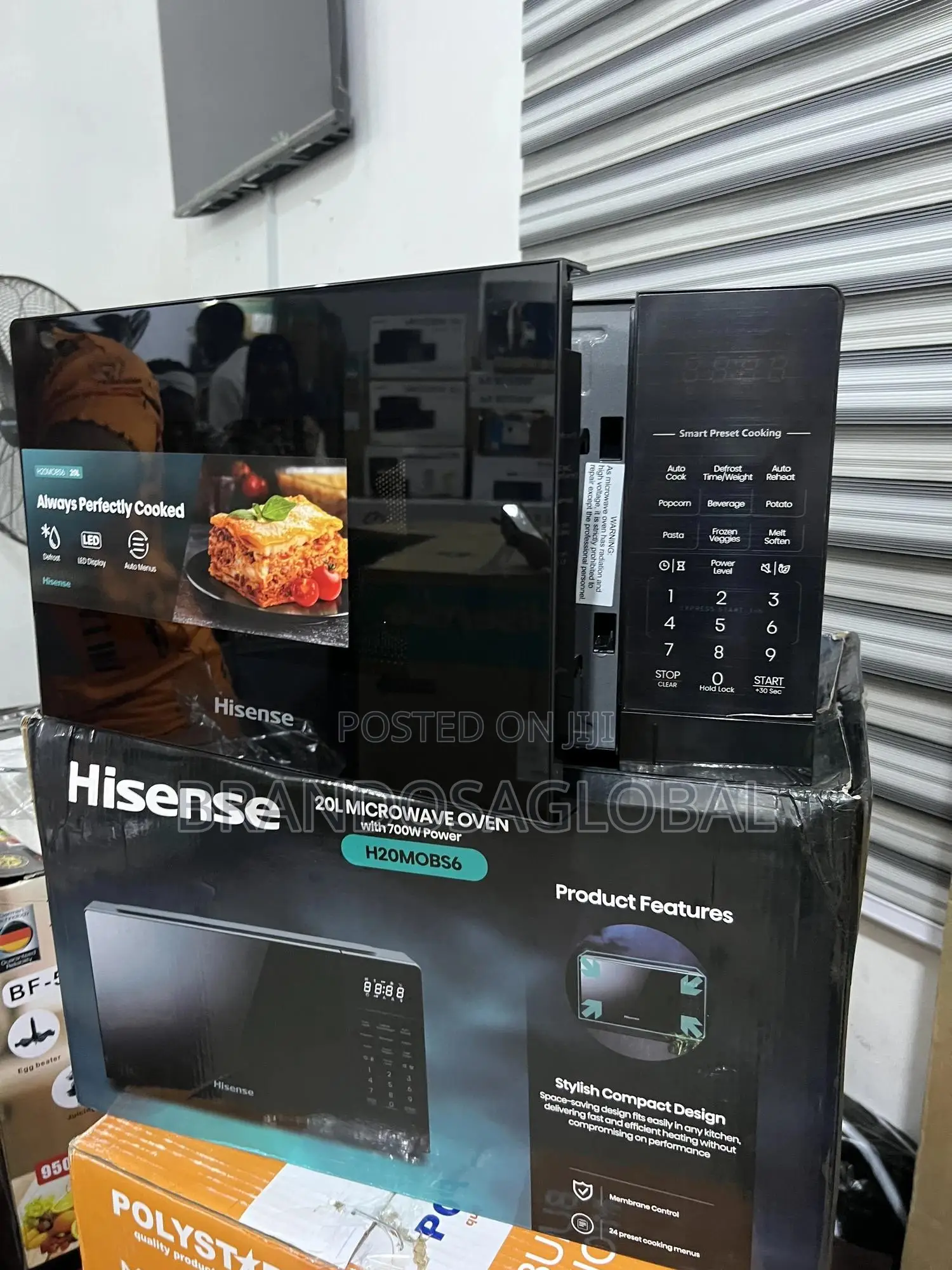 Neatly Boxed Hisense Digital Microwave 20l