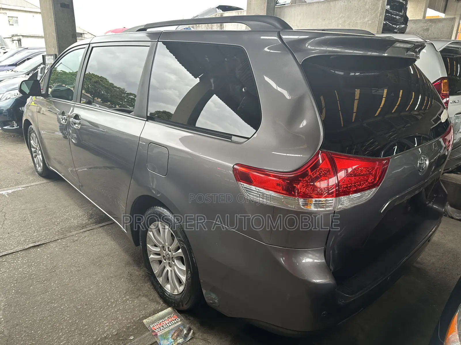 Toyota Sienna XLE 8 Passenger 2011 Gray