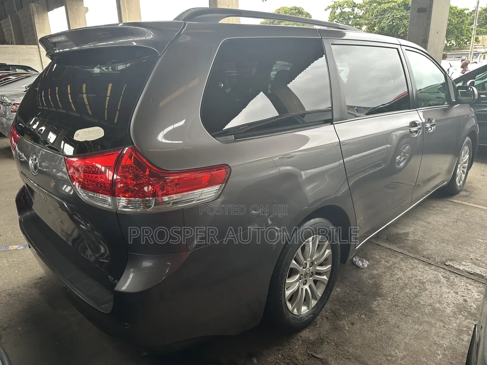Toyota Sienna XLE 8 Passenger 2011 Gray