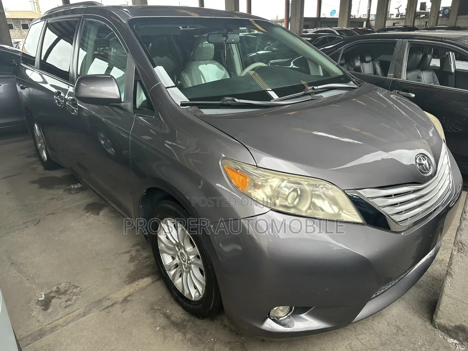 Toyota Sienna XLE 8 Passenger 2011 Gray