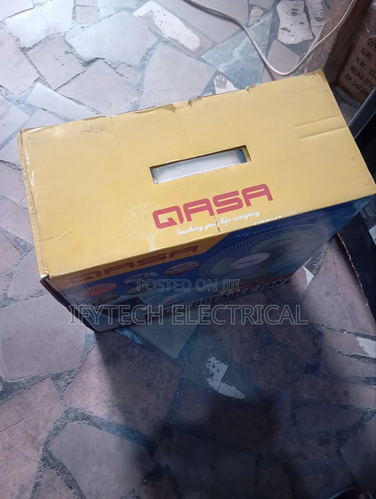 Qasa Table Fan
