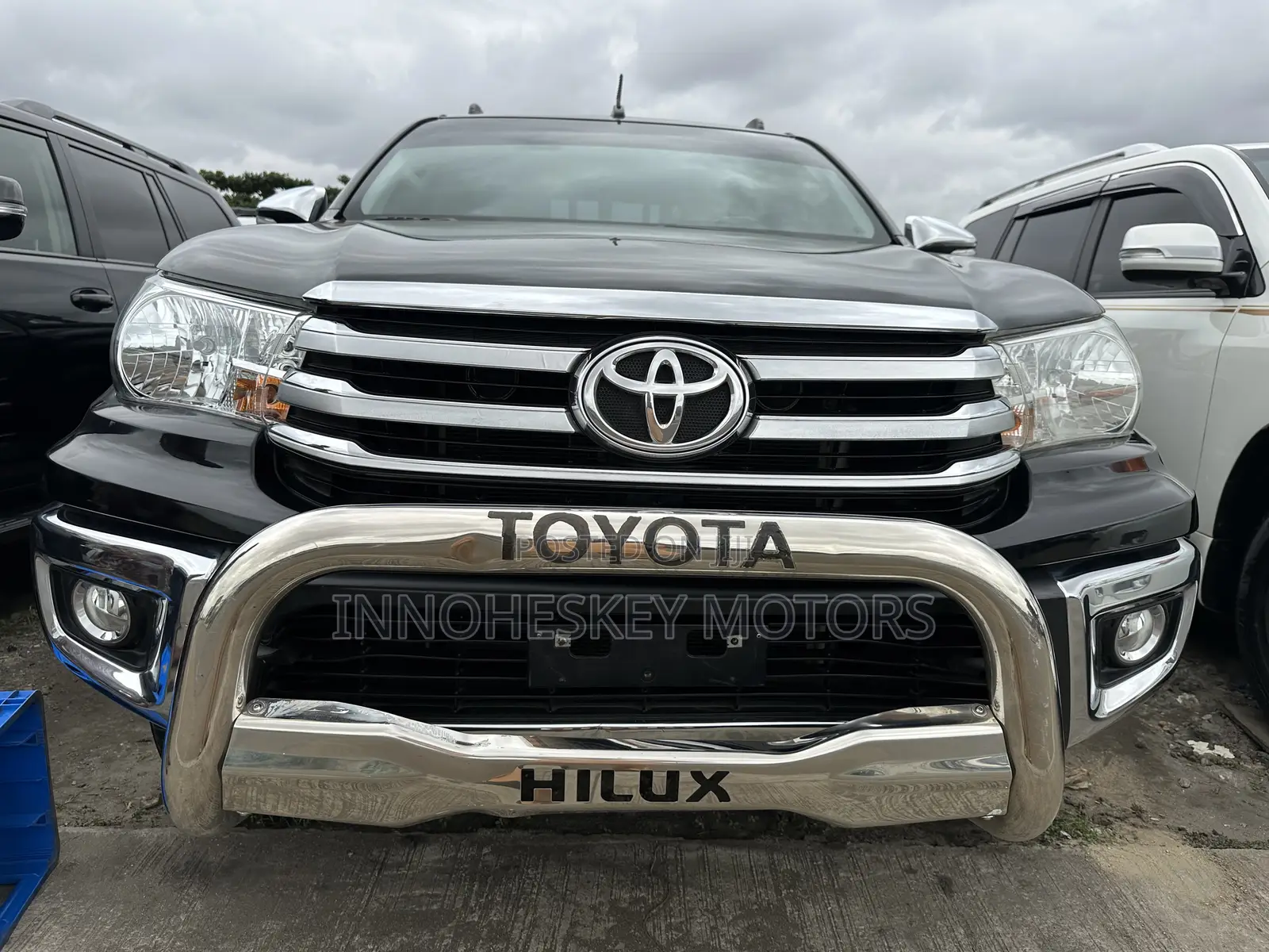 Toyota Hilux SR5 4x4 2016 Black
