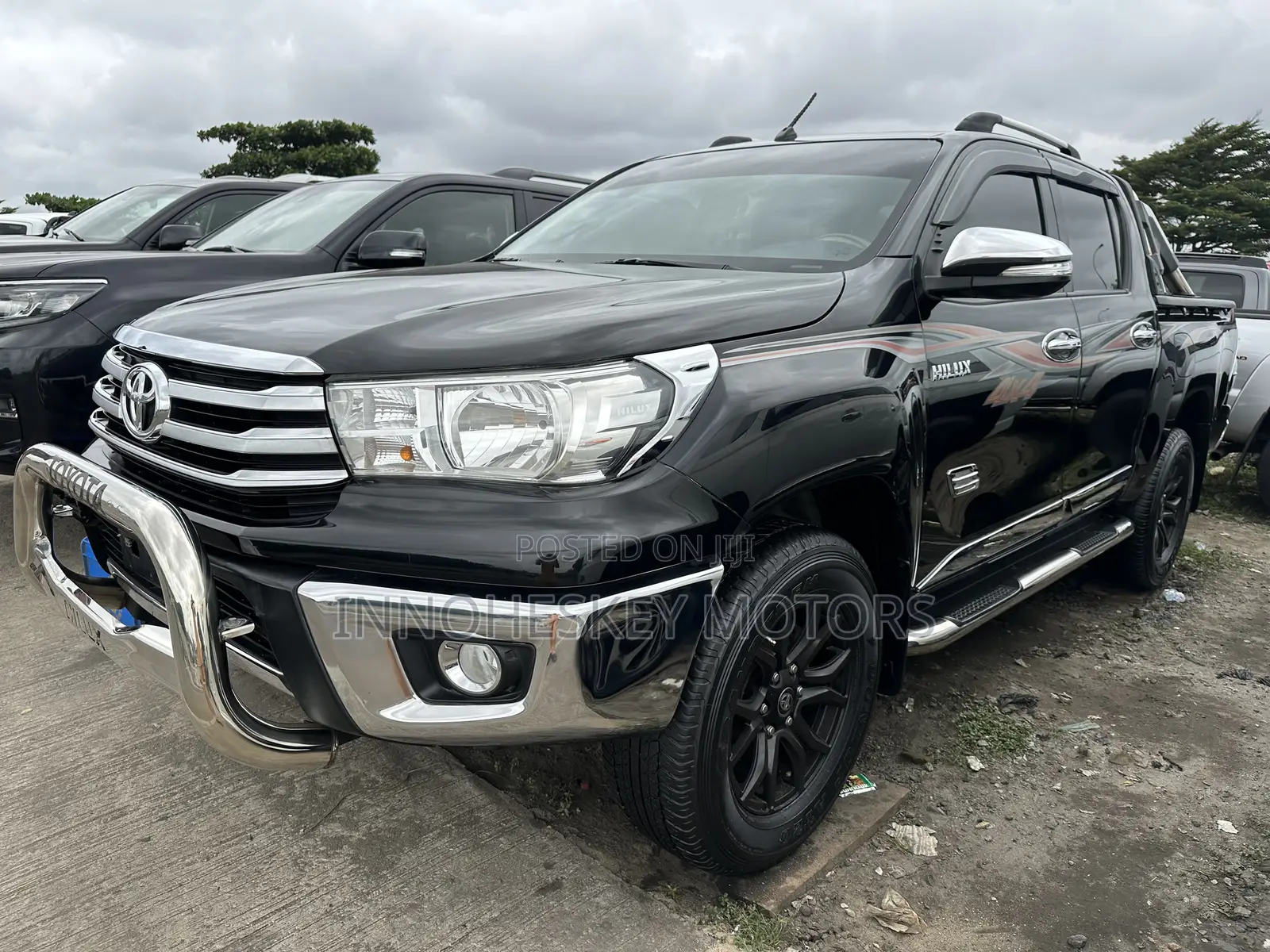 Toyota Hilux SR5 4x4 2016 Black