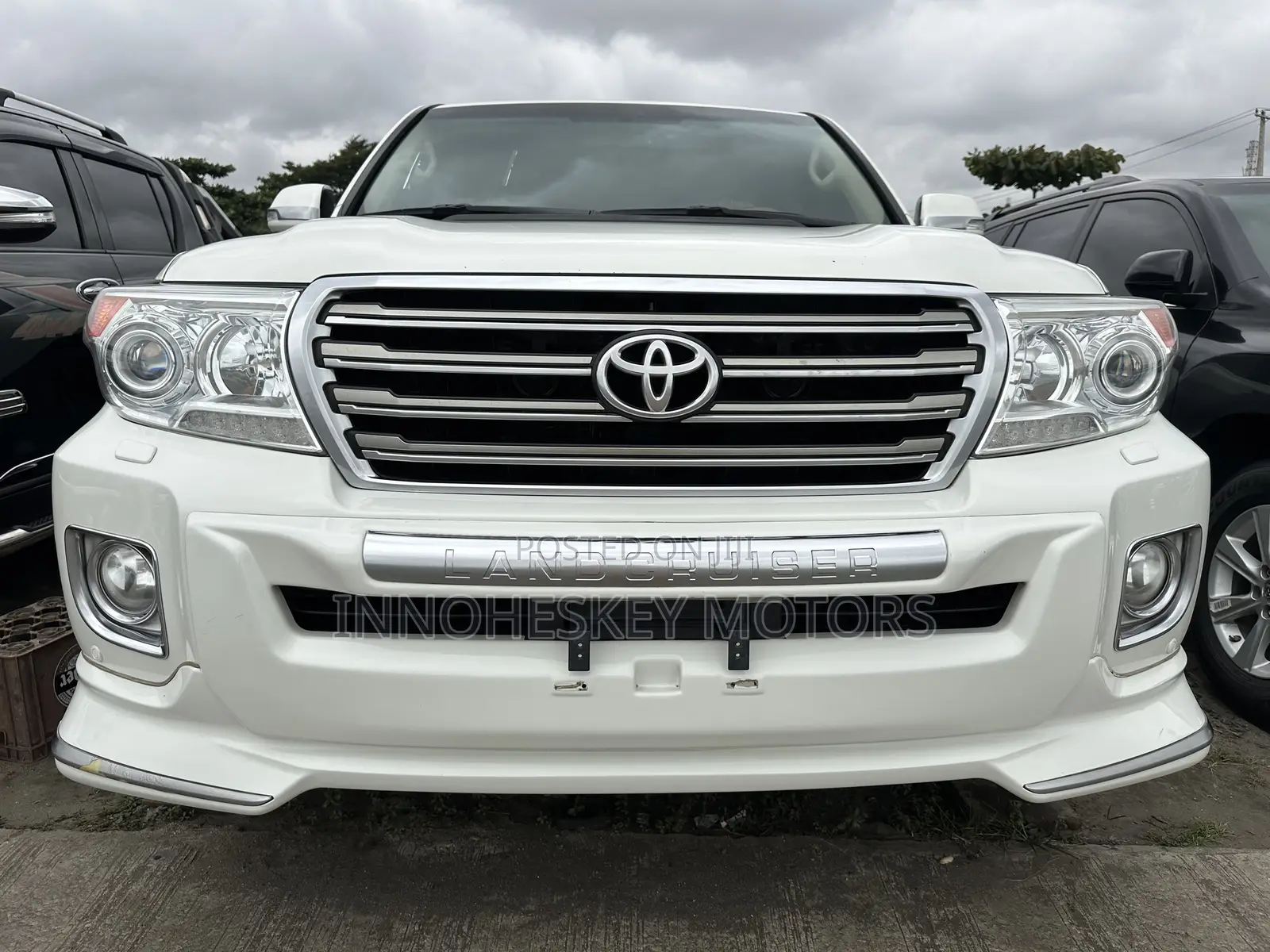 Toyota Land Cruiser 4.6 V8 GX-R 2015 White