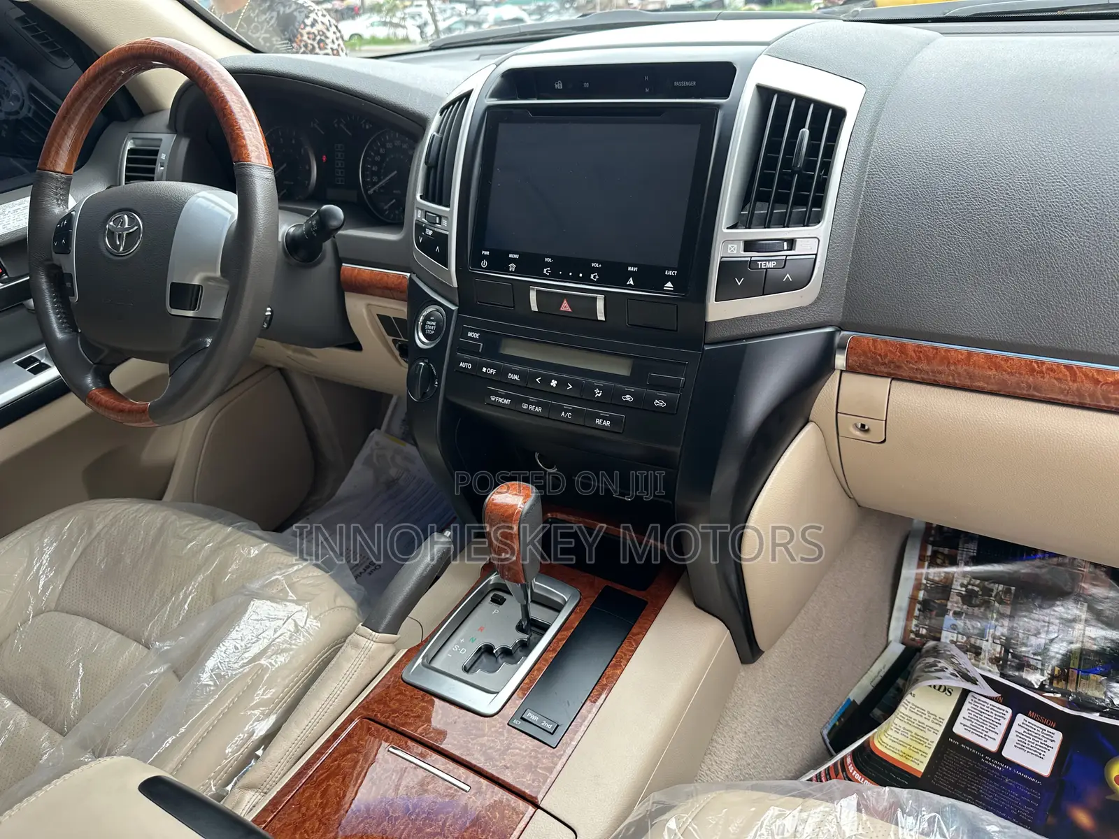 Toyota Land Cruiser 4.6 V8 GX-R 2015 White