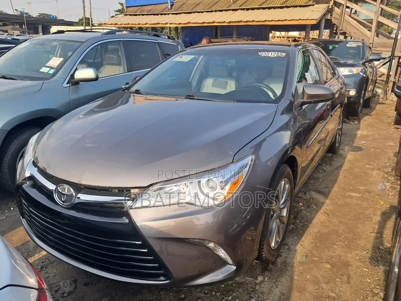 Toyota Camry XLE V6 4dr Sedan (3.6L 6cyl 6A) 2016 Gray