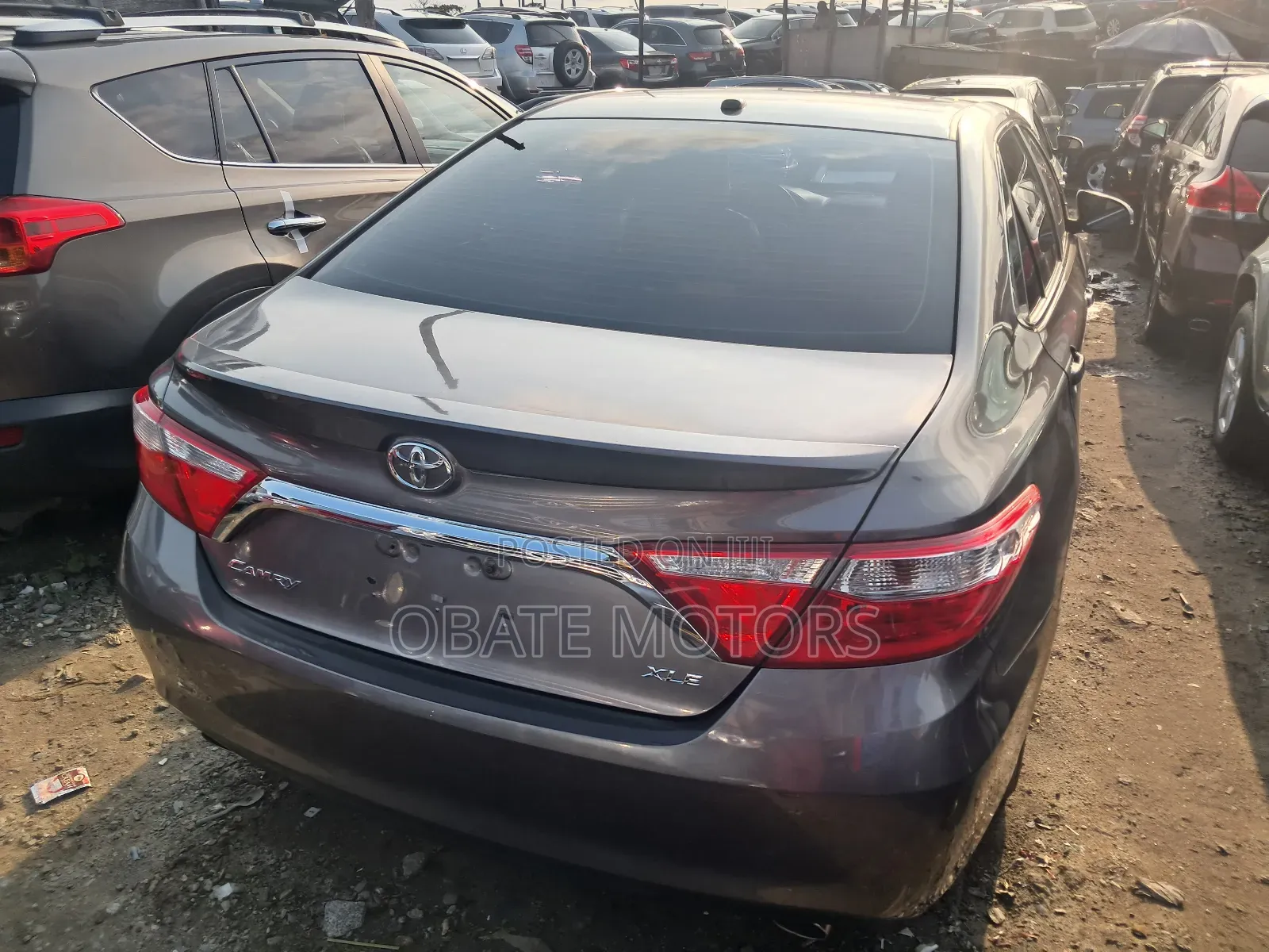 Toyota Camry XLE V6 4dr Sedan (3.6L 6cyl 6A) 2016 Gray