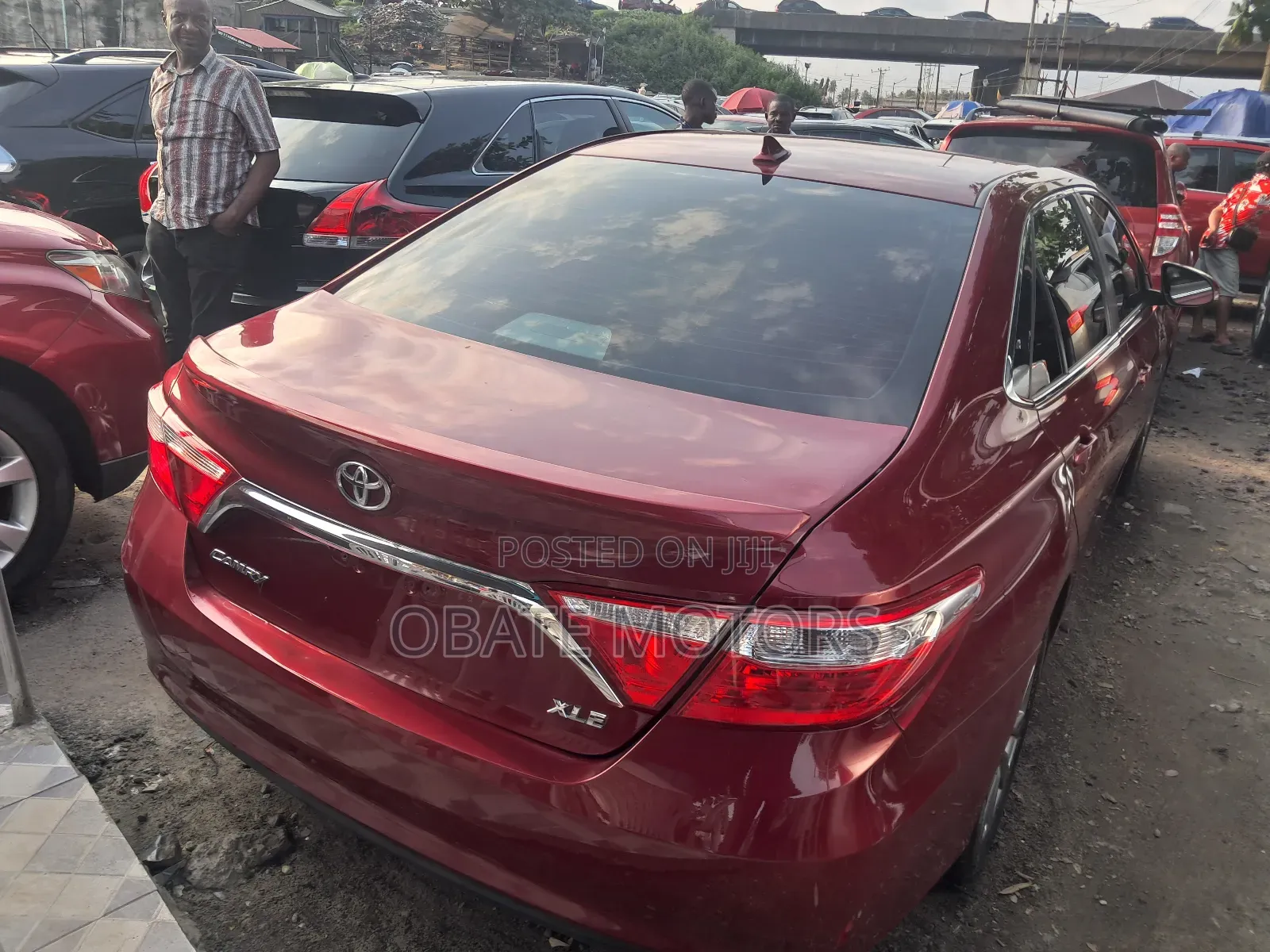 Toyota Camry XLE V6 4dr Sedan (3.6L 6cyl 6A) 2016 Red
