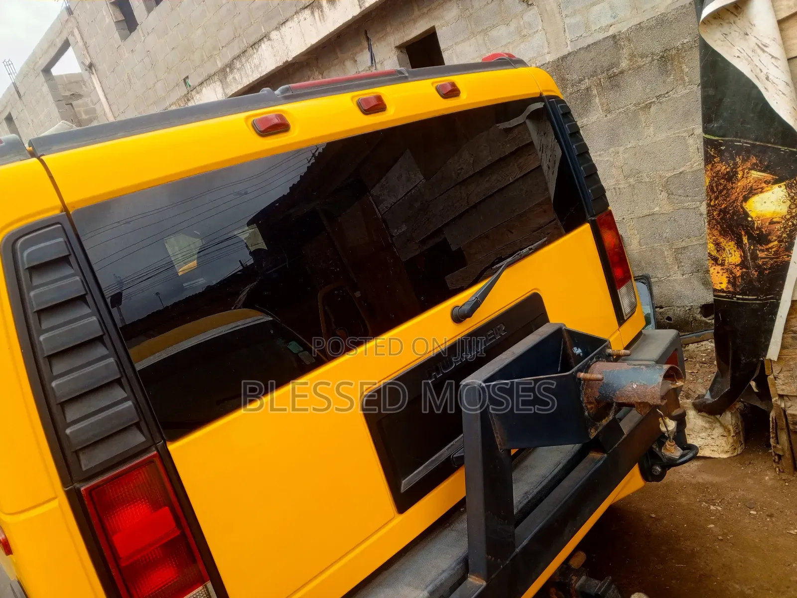 Hummer Jeep 2005 Back Glass