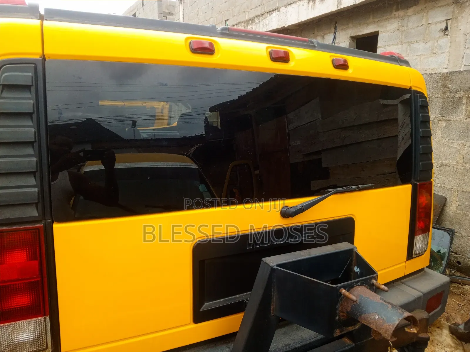 Hummer Jeep 2005 Back Glass