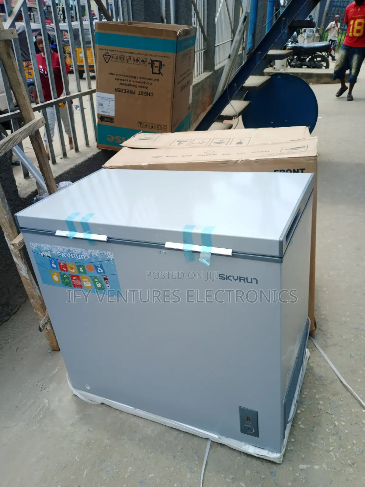 200 Liters Skyrun Freezer, Fast Freezing, Silver Color, 1 Yr Warranty