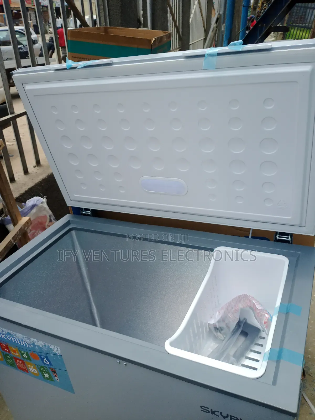 200 Liters Skyrun Freezer, Fast Freezing, Silver Color, 1 Yr Warranty