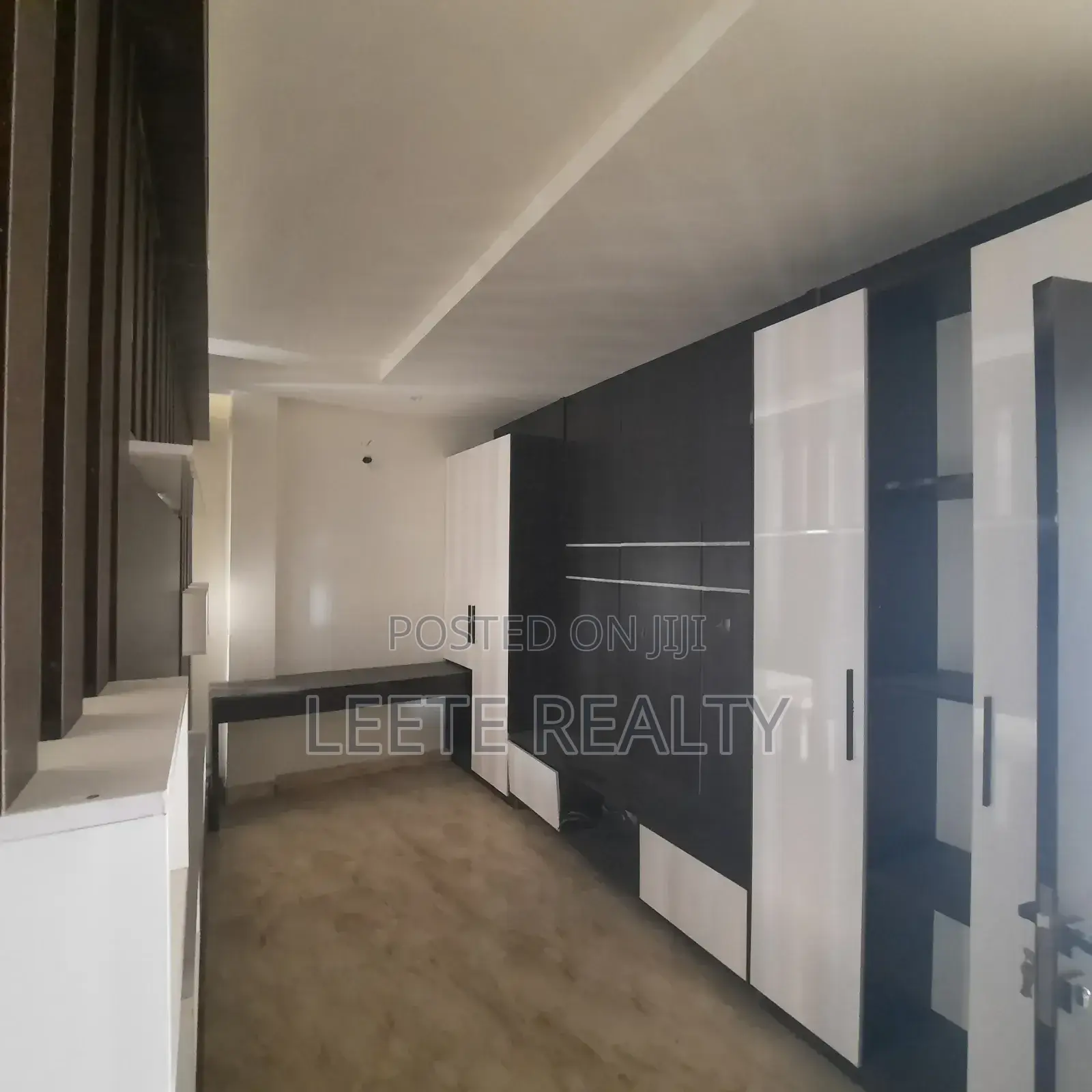 5bdrm Duplex in Kaura for sale