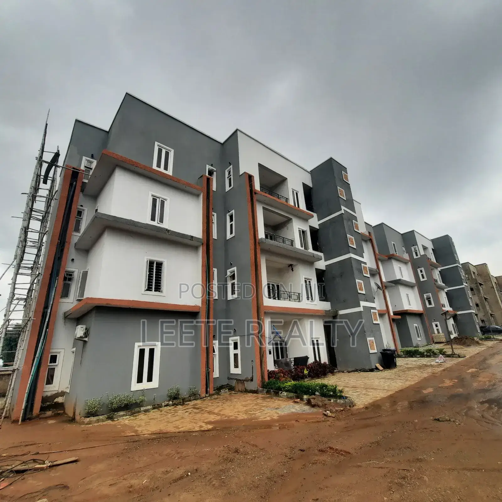 Furnished 3bdrm Apartment in Kaura for sale