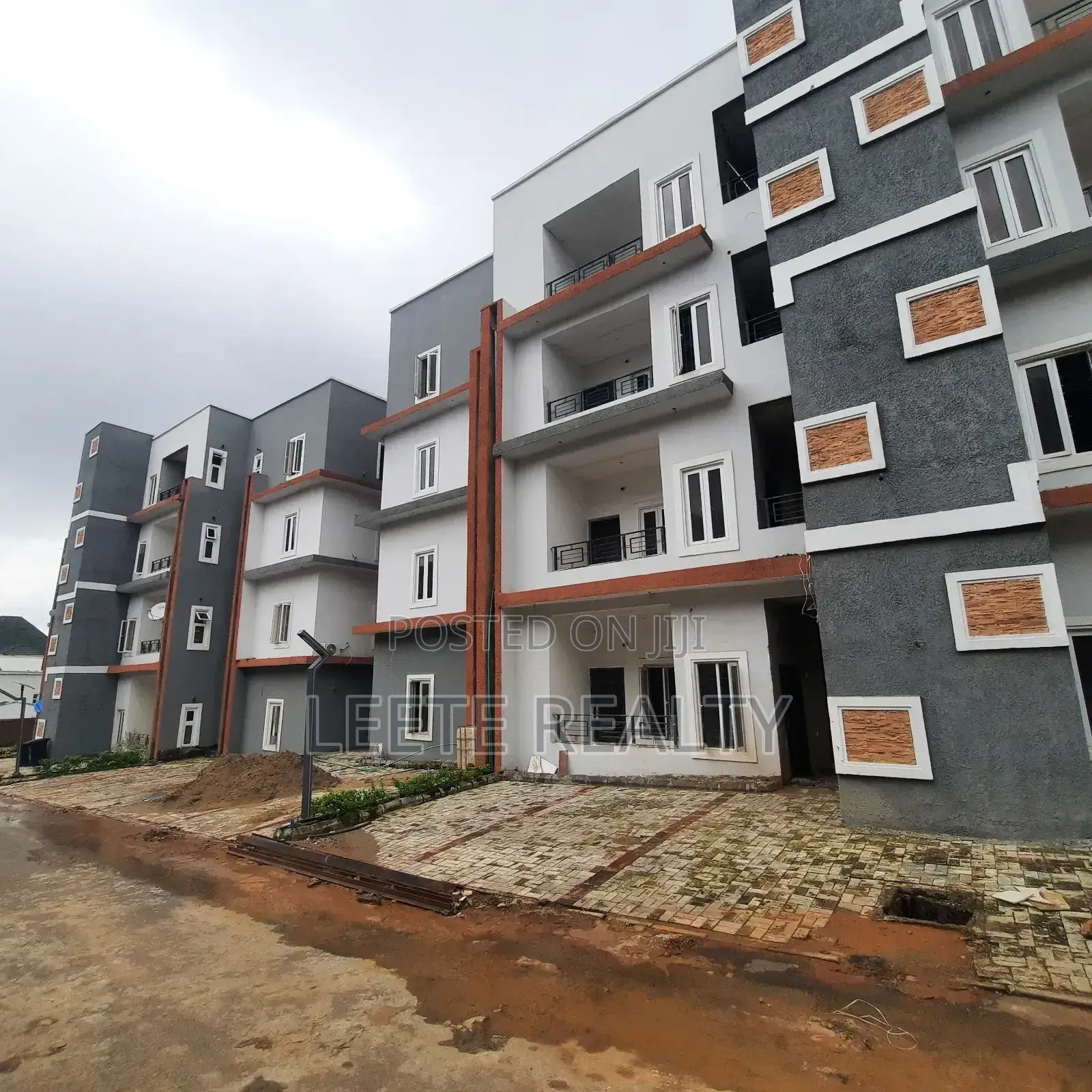 Furnished 3bdrm Apartment in Kaura for sale