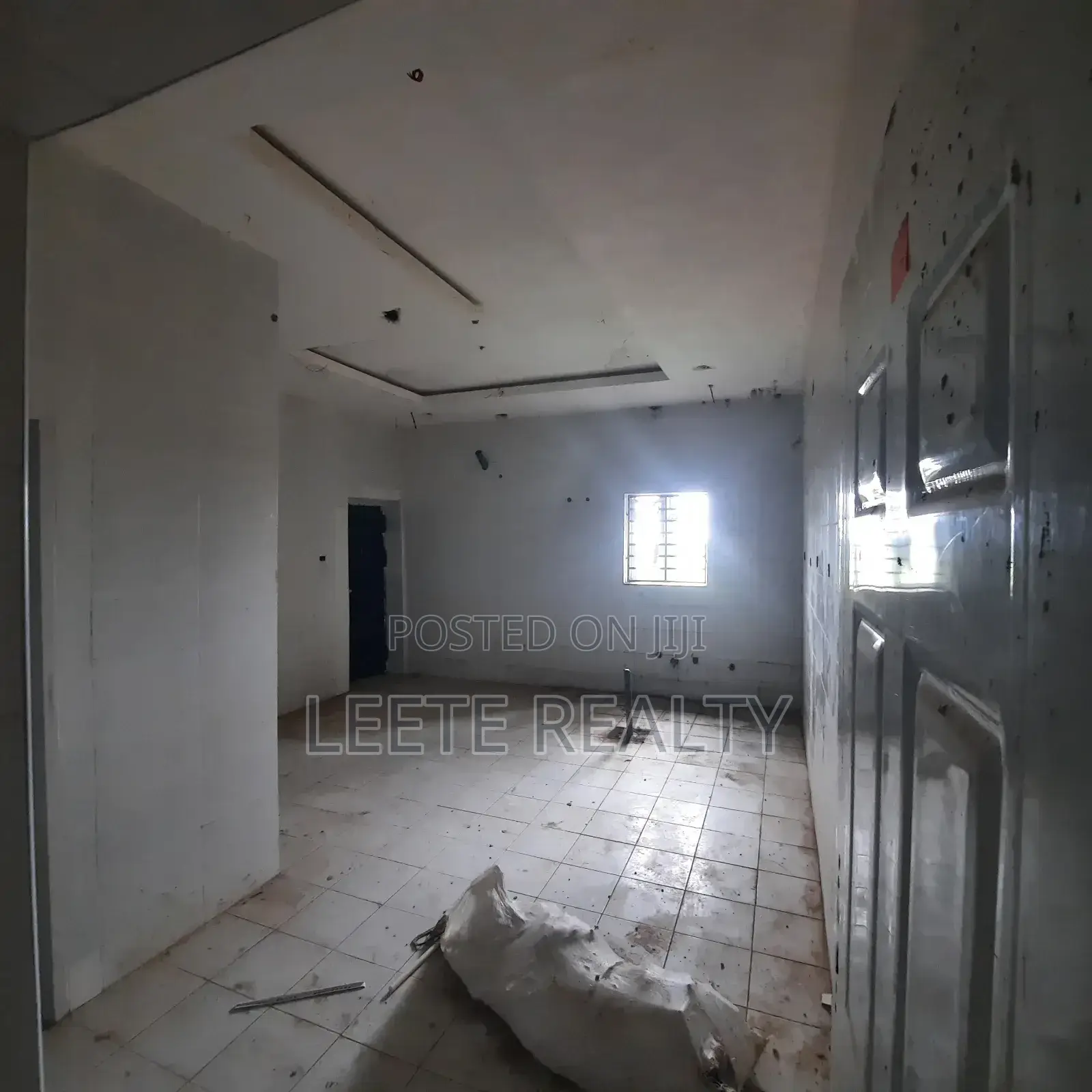 Furnished 3bdrm Apartment in Kaura for sale