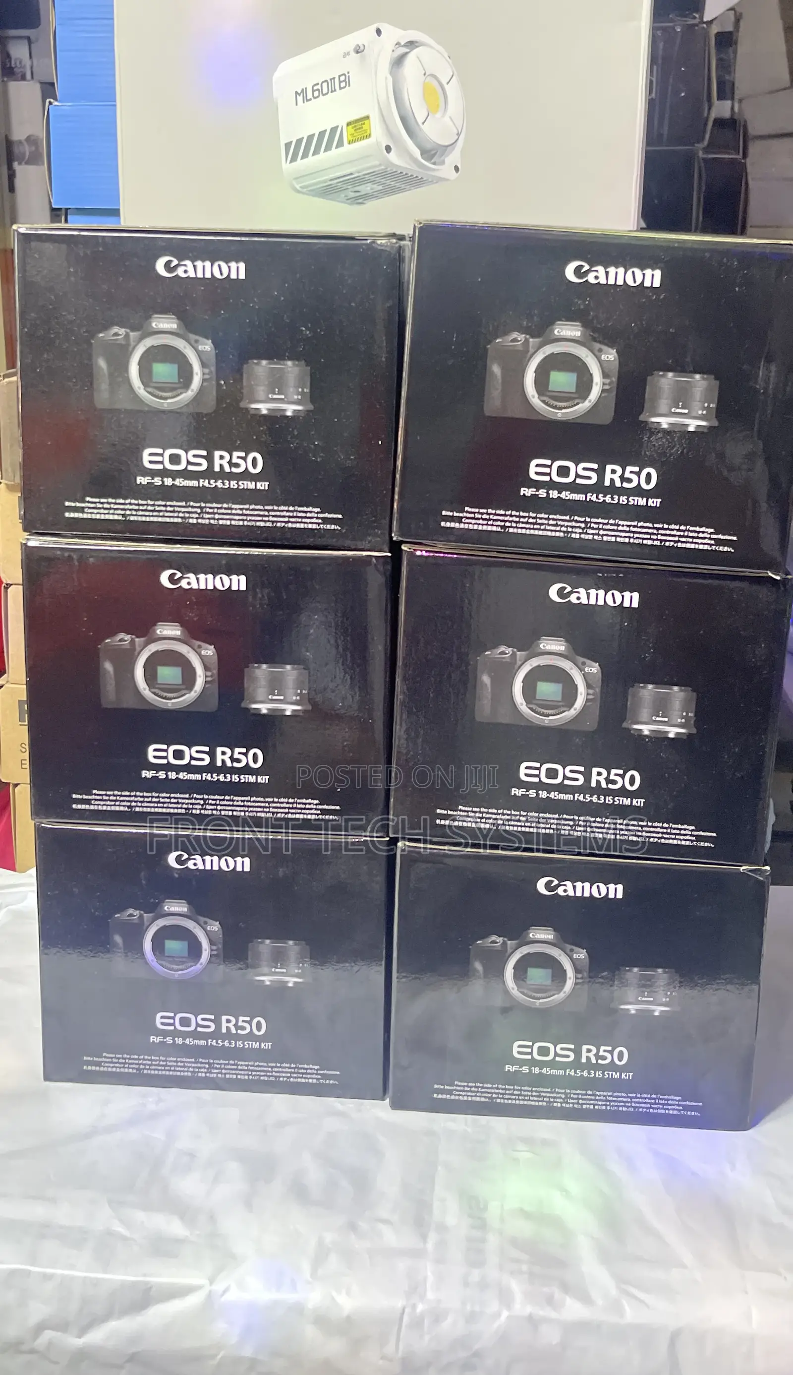 Canon Eos R50 With 18-45mm STM