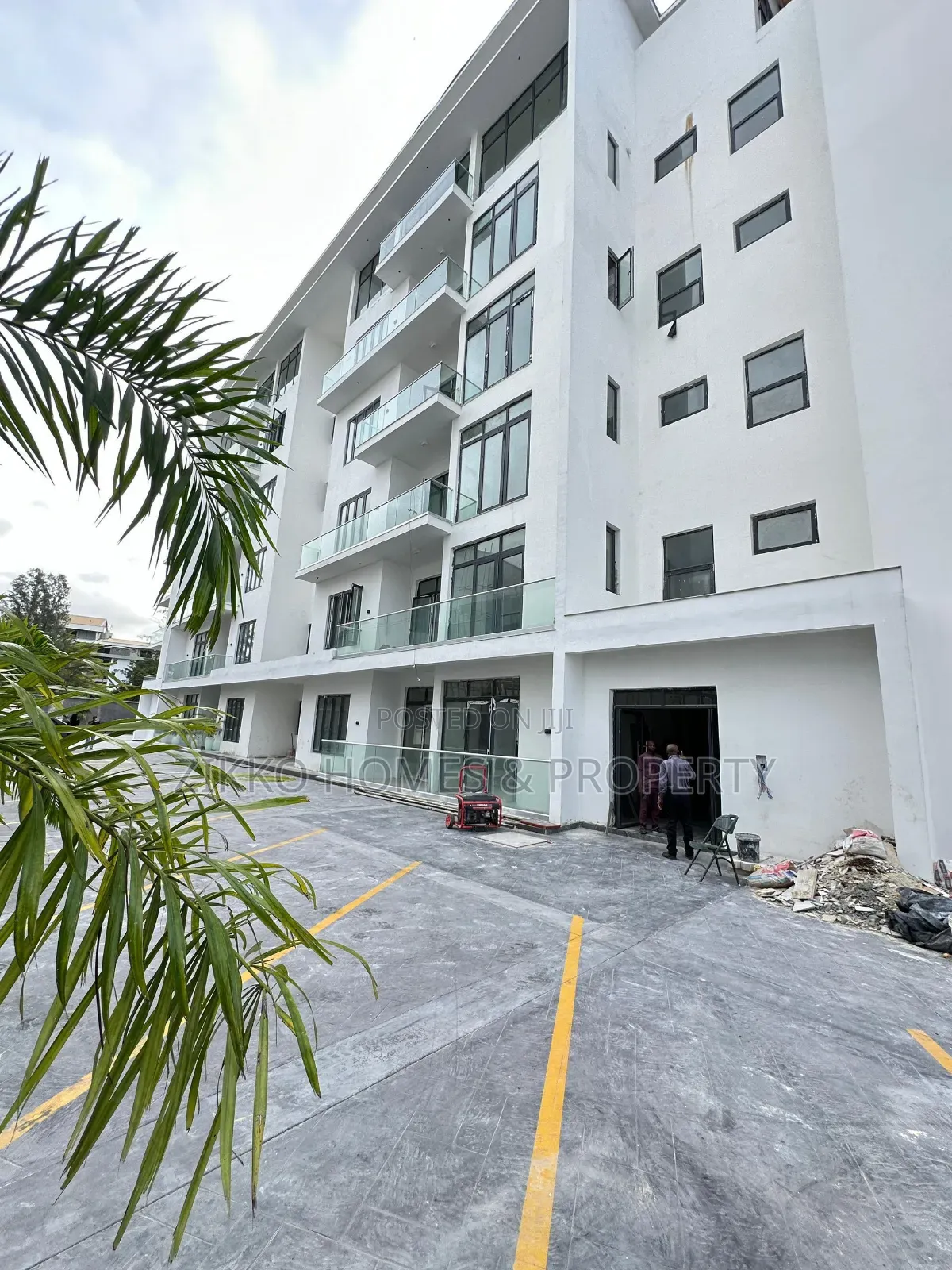 3bdrm Apartment in Banana Island for sale