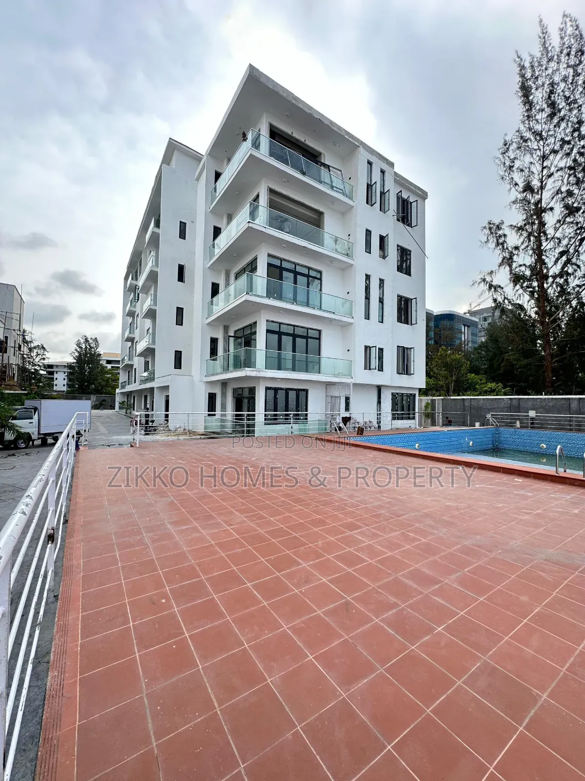 3bdrm Apartment in Banana Island for sale