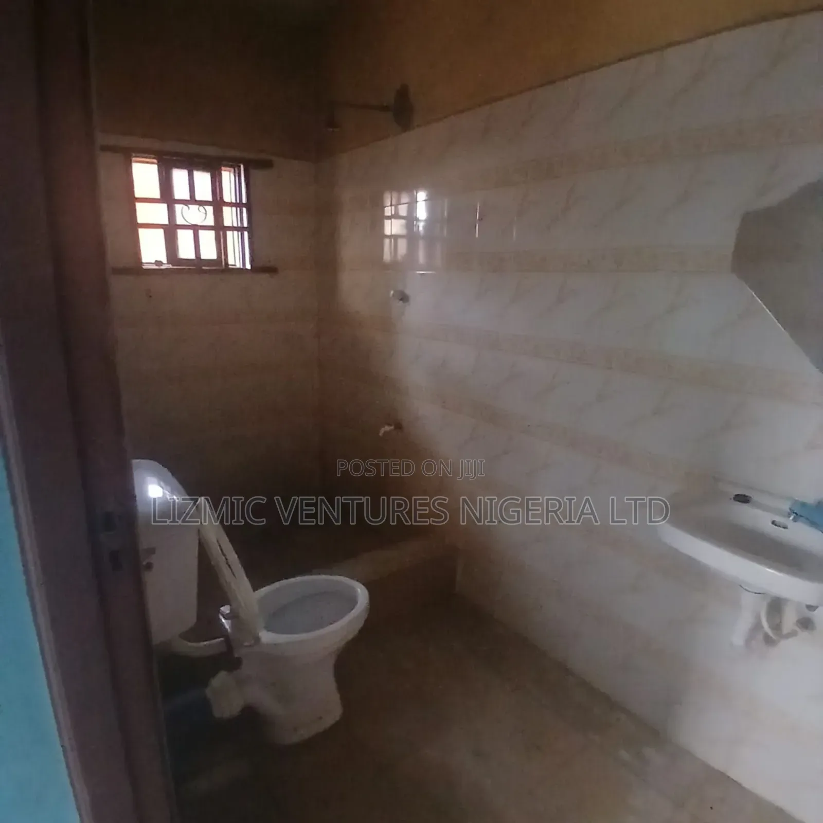 3bdrm Apartment in Agric Road, Igando / Ikotun/Igando for rent