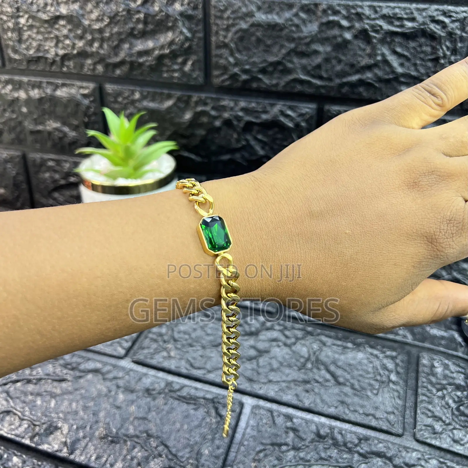 Elegant Gold Chain Bracelets With Statement Gemstone