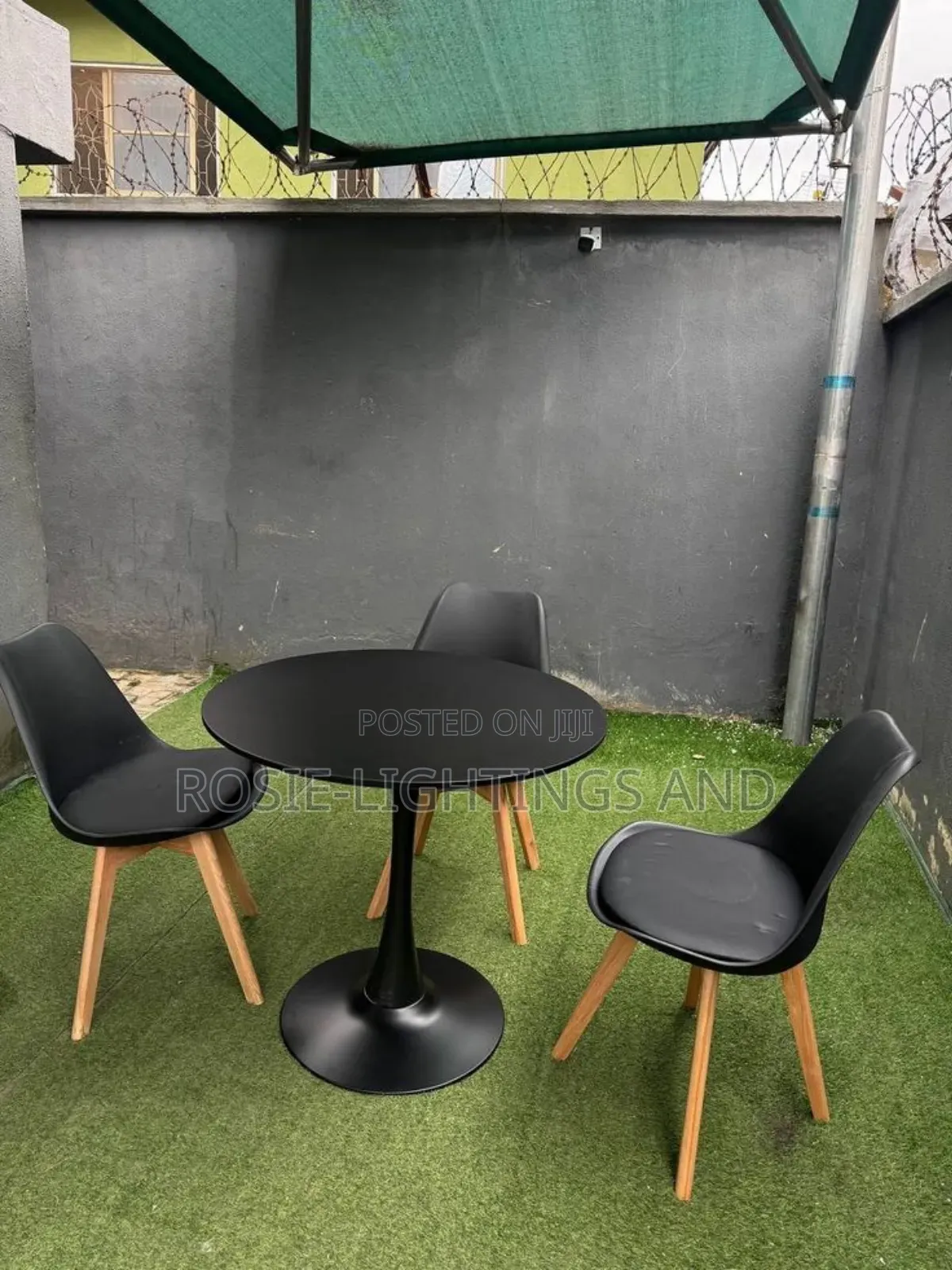 Dinning Round Table(Pole Base) +3 Plastic Chairs With Leather Top